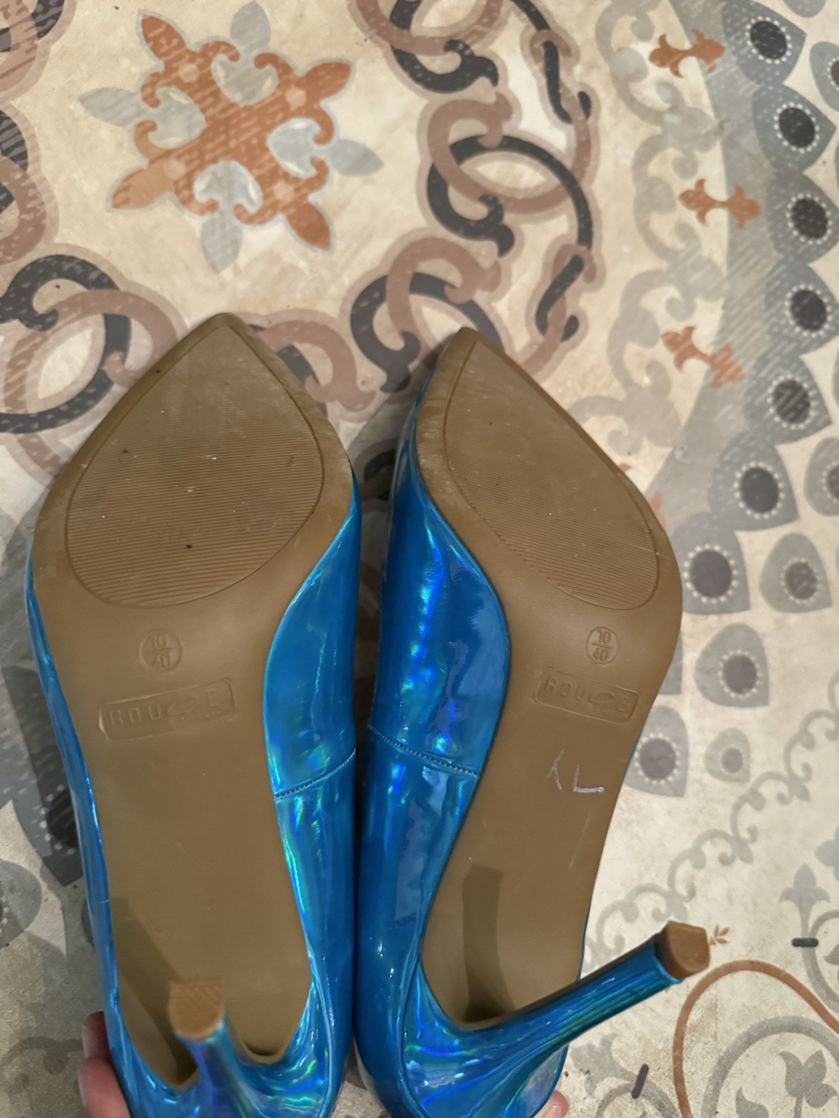 Rouge Women Blue Iridescent Patent Leather Pointed Toe Pumps Slip-On US 10