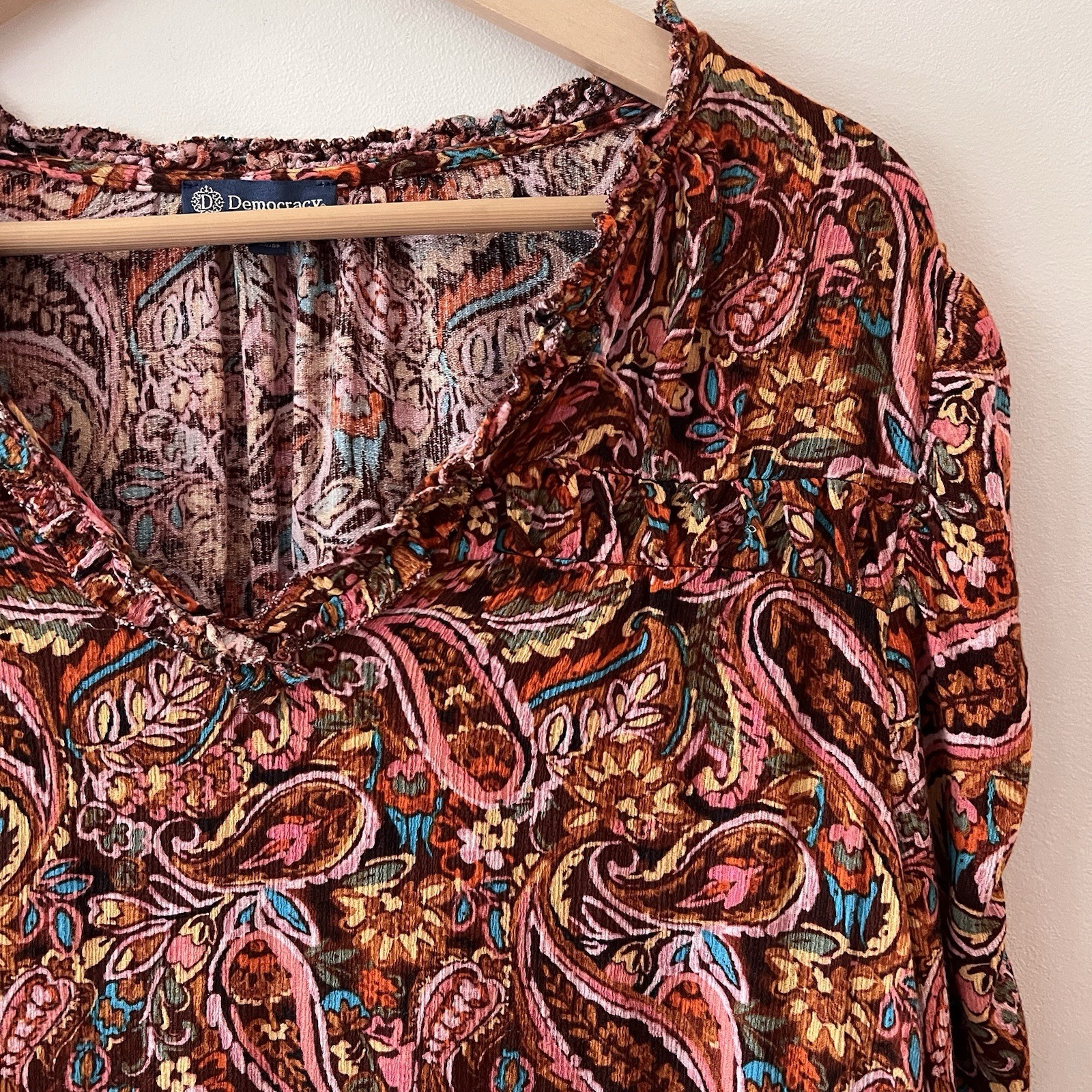 Democracy Paisley Multi-color V-Neck Blouse 3/4 Sleeves Lightweight L EUC
