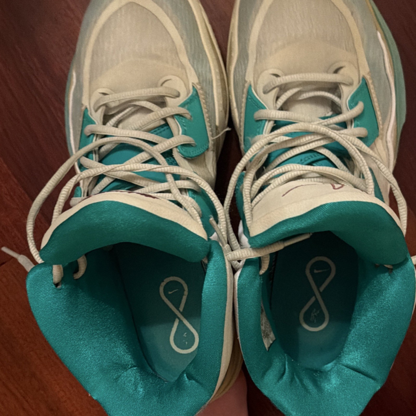 Nike White Teal Mid Top Men’s Lace Up Basketball Sneaker Activewear