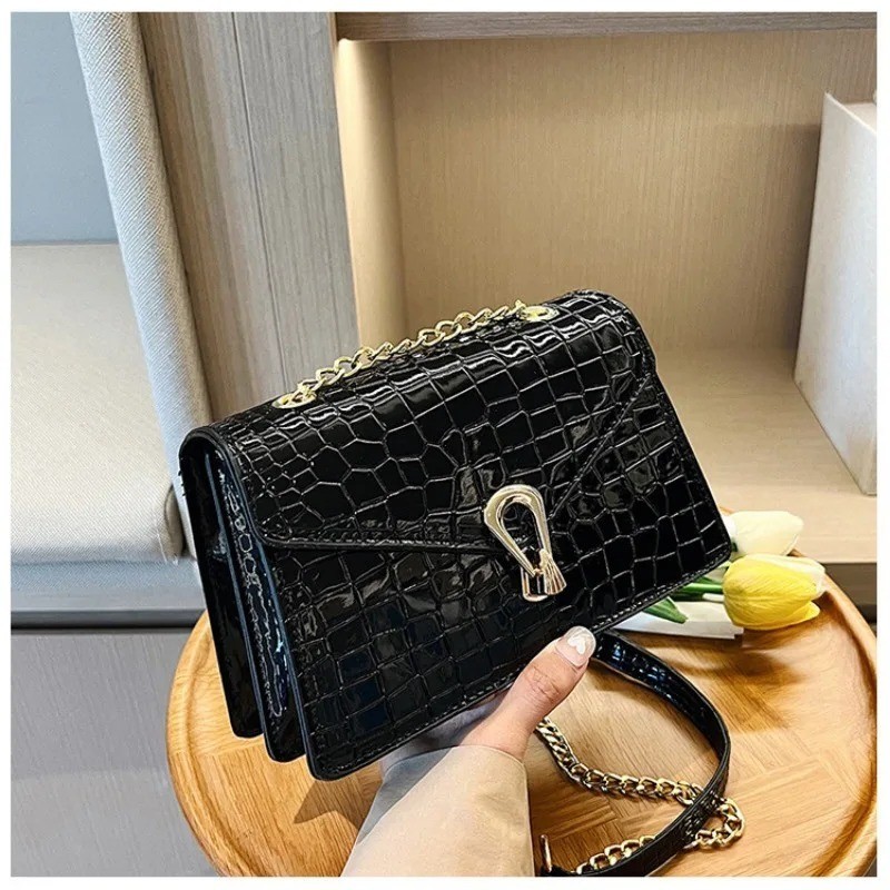 Women’s Croc Pattern Shoulder Bag | PU Leather Crossbody Chain Purse