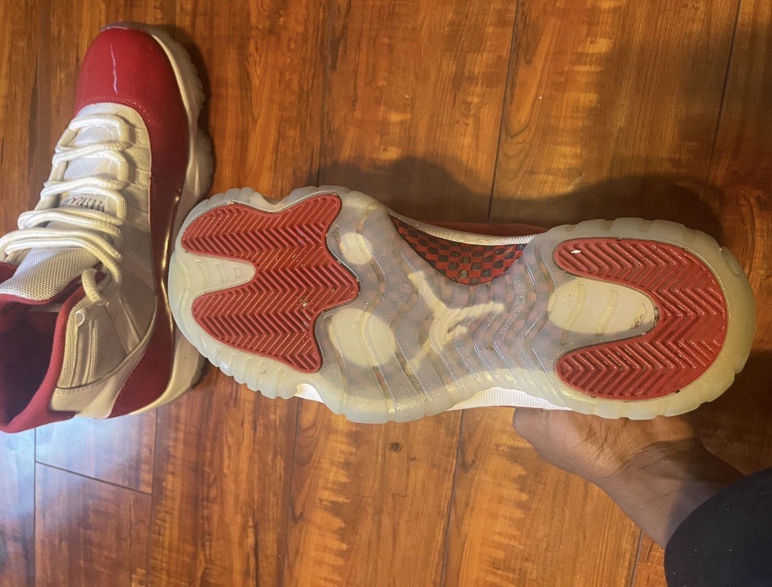 Air Jordan 11 Cherry Size 8