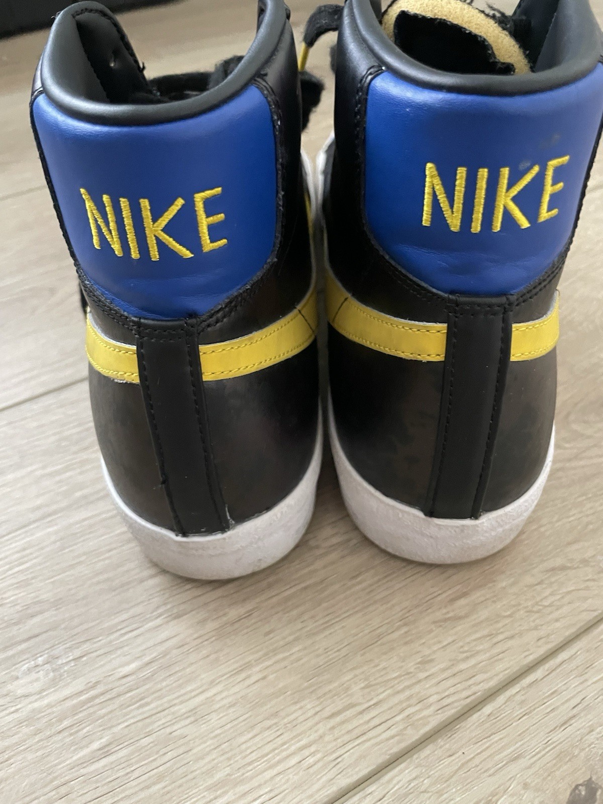 Nike Blazer size 11.5 Mid ’77 “Peace, Love & Basketball” DC1414-001 Preowned
