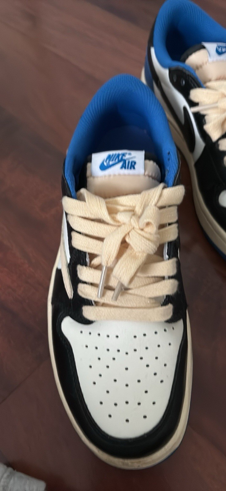 7,5 Travis Scott cactus are new, fits size 8 if not big feet