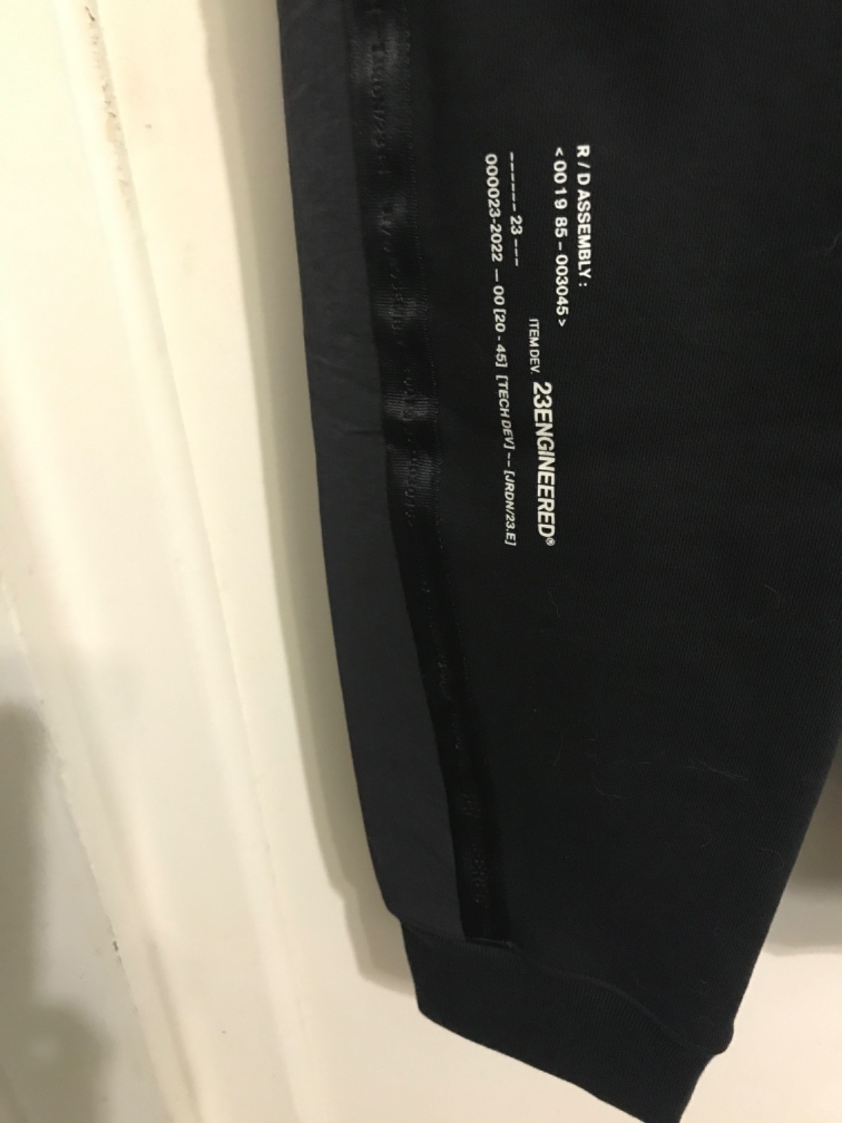 Air Jordan 23 Engineered Sweatpants Black White DJ 0180 010 Men’s Lge( Slim Fit)