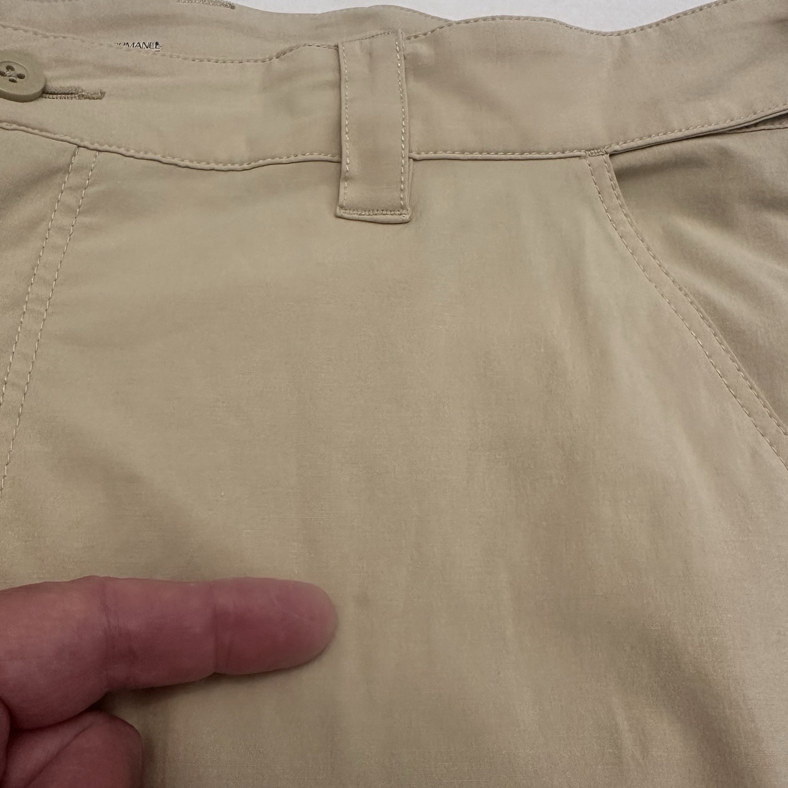 Huk Performance Fishing Cargo Shorts Size XXL Khaki 7” Inseam Quick Dry Vented