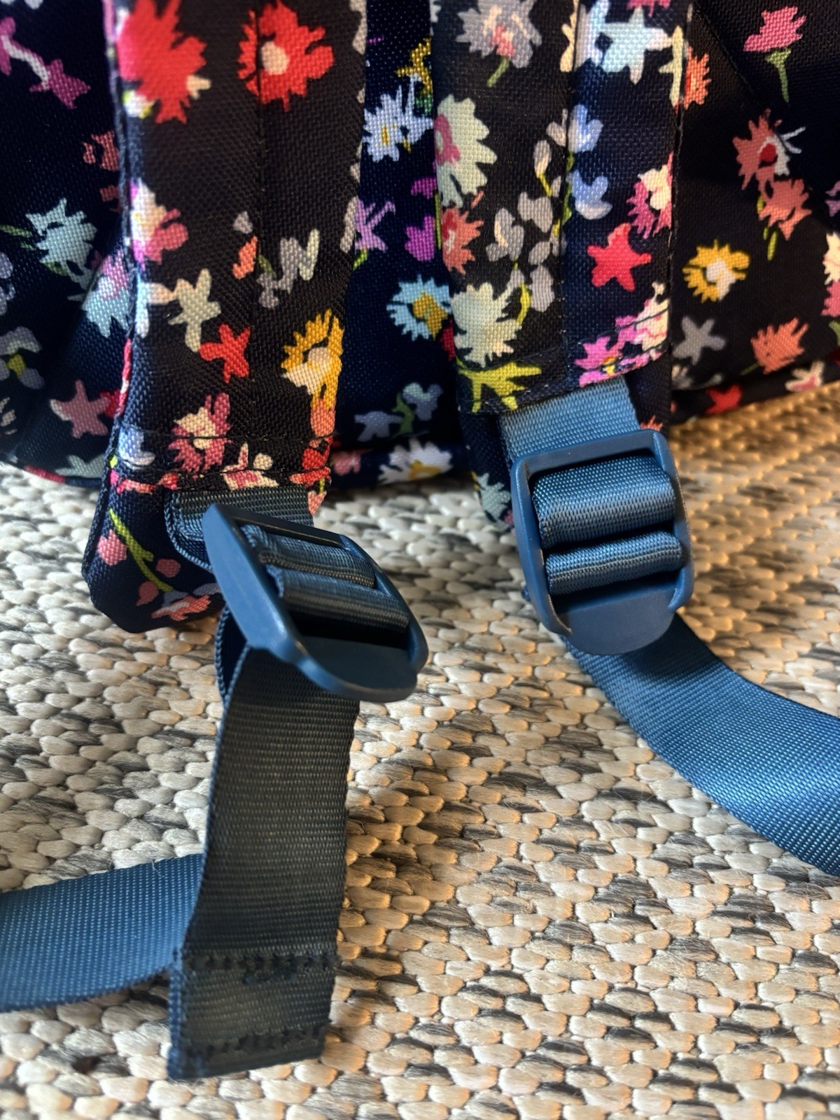 Vera Bradley Small Backpack SCATTERED WILDFLOWERS EUC