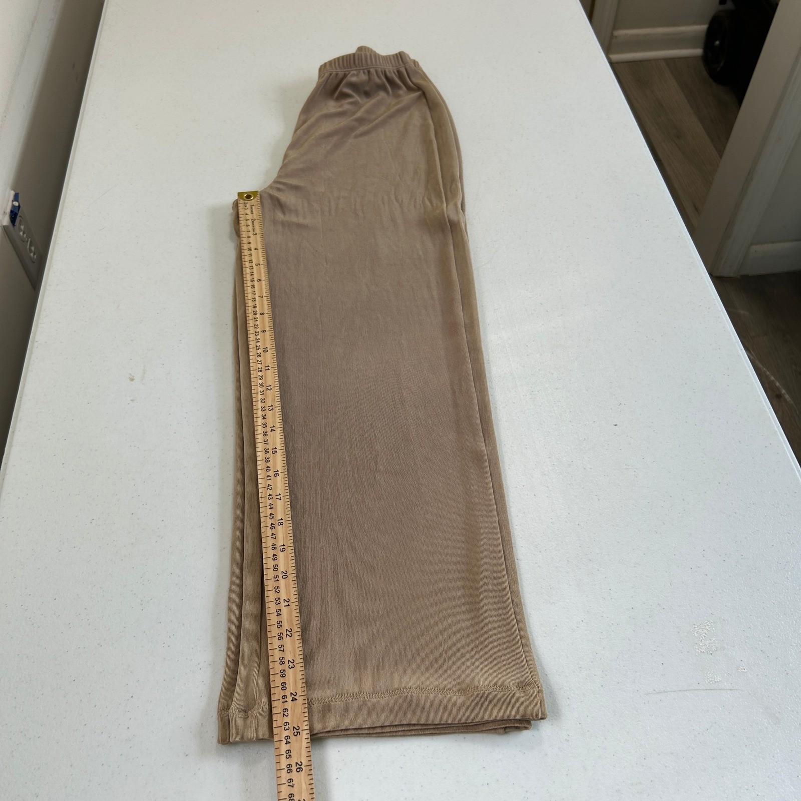 Chicos Travelers Tan Wide Leg Ribbed Slinky Pants Elastic Waist Size 0 Small