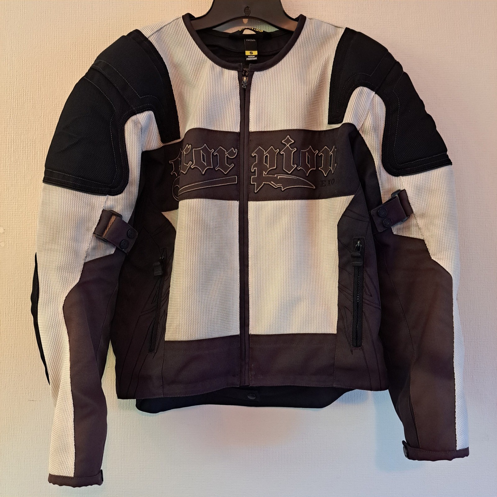 Scorpion EXO Mesh Motorcycle Jacket Mens SM Black White Exo Skeletal Excellent