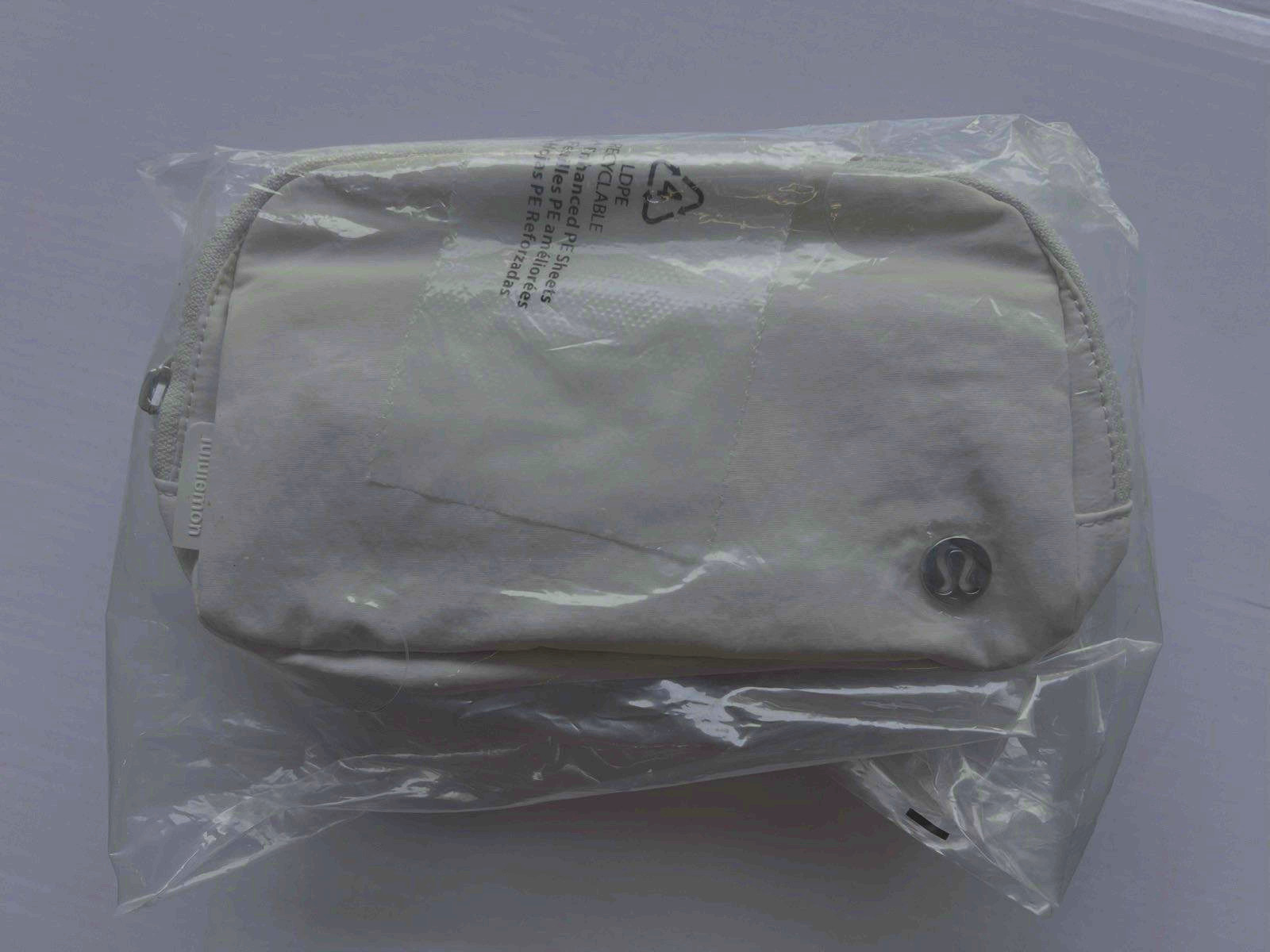 Lululemon 1L Everywhere Belt Bag White With Logo Strap LU9BG1S Brand New Sealed