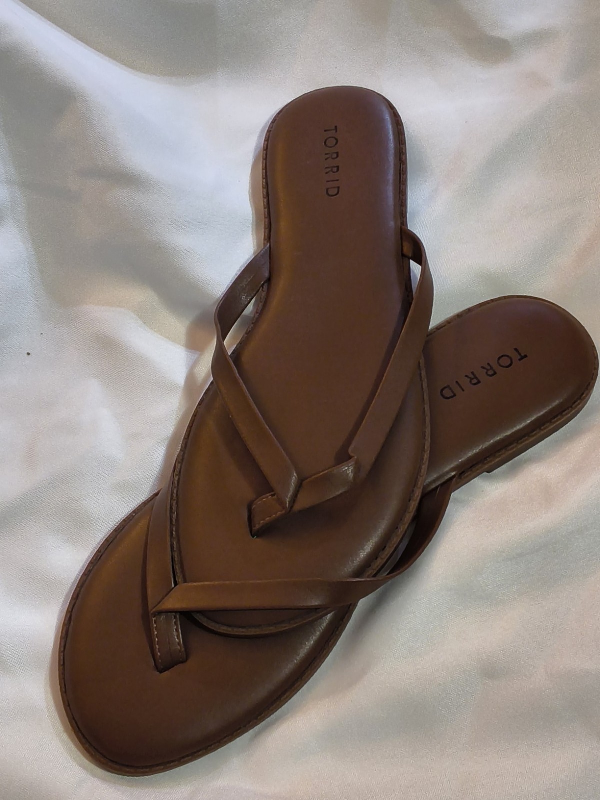 NEW Torrid Womens Brown PU Faux Leather Flip Flop Sandals Size 10WW *NEW*