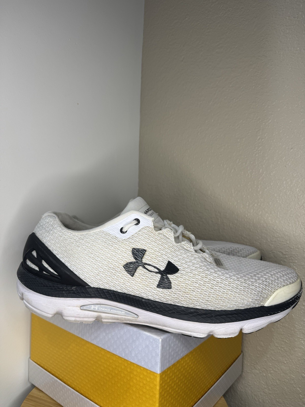 Under Armour Charged Gemini Men’s White/Black Mesh Low Top Lace-Up Sneakers