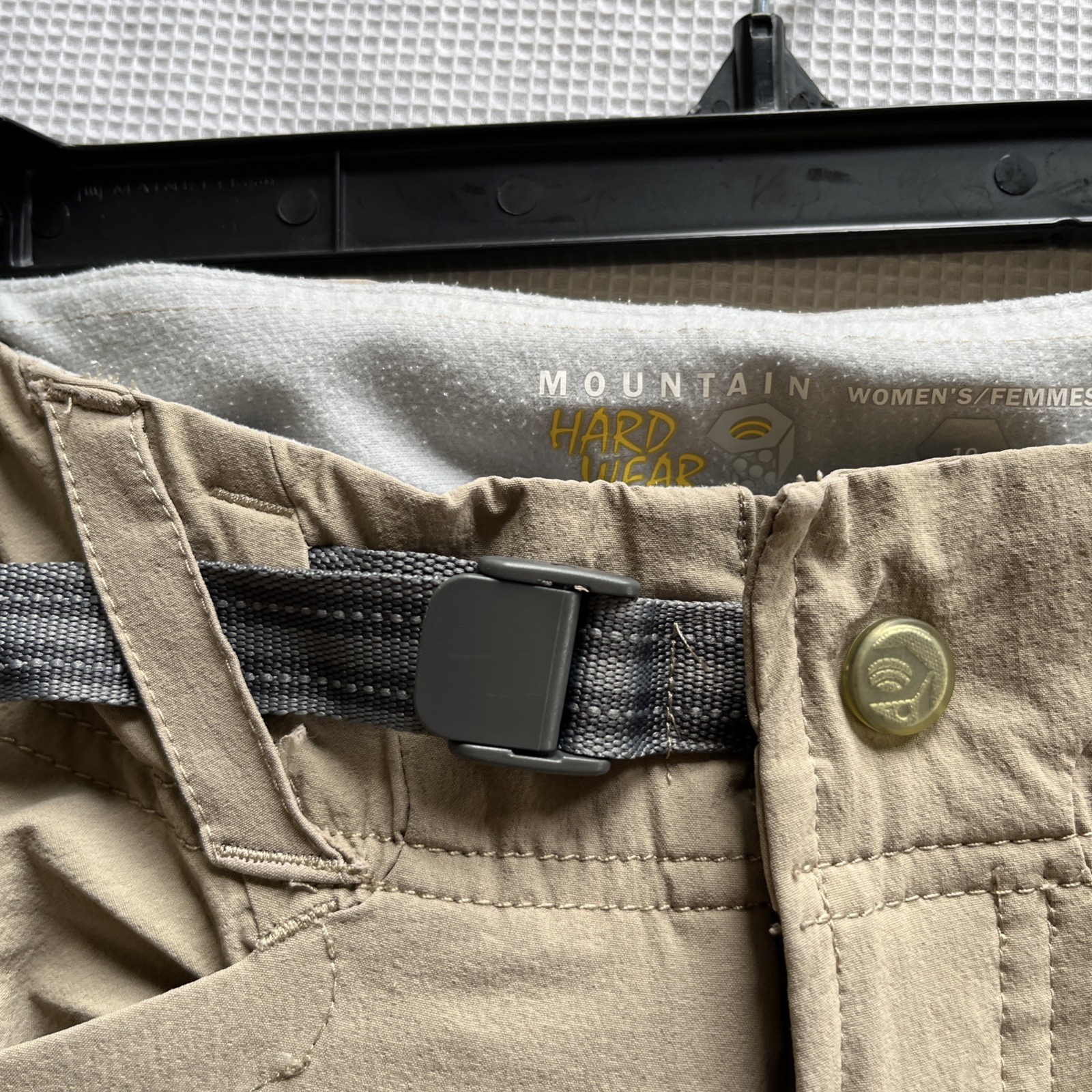 Mountain Hardwear Capris Womens 10 Tan 3/4 Pants Nylon Hiking Outdoor Travel