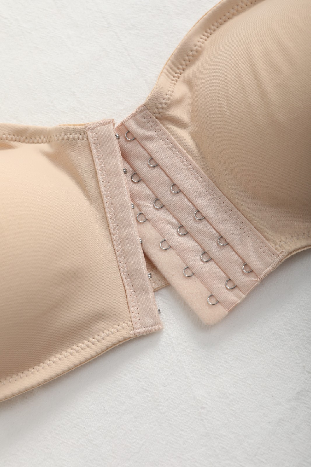 3 Pack Strapless Front Hook Bra Wireless Anti Slip Removable Pads Bandeau Bra