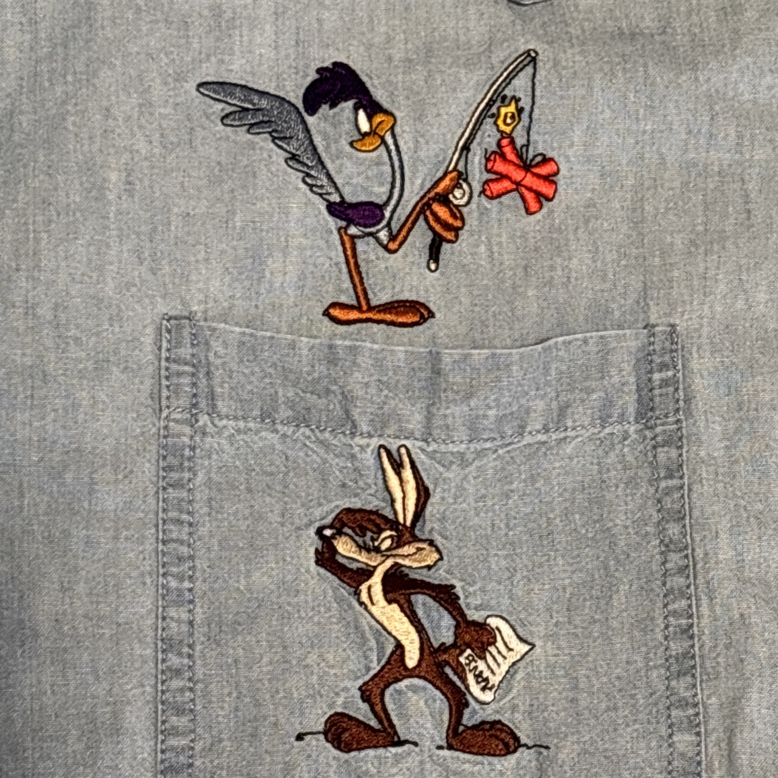 Vintage Warner Bros Looney Tunes Embroidered Blue Denim Button Up Shirt Men L