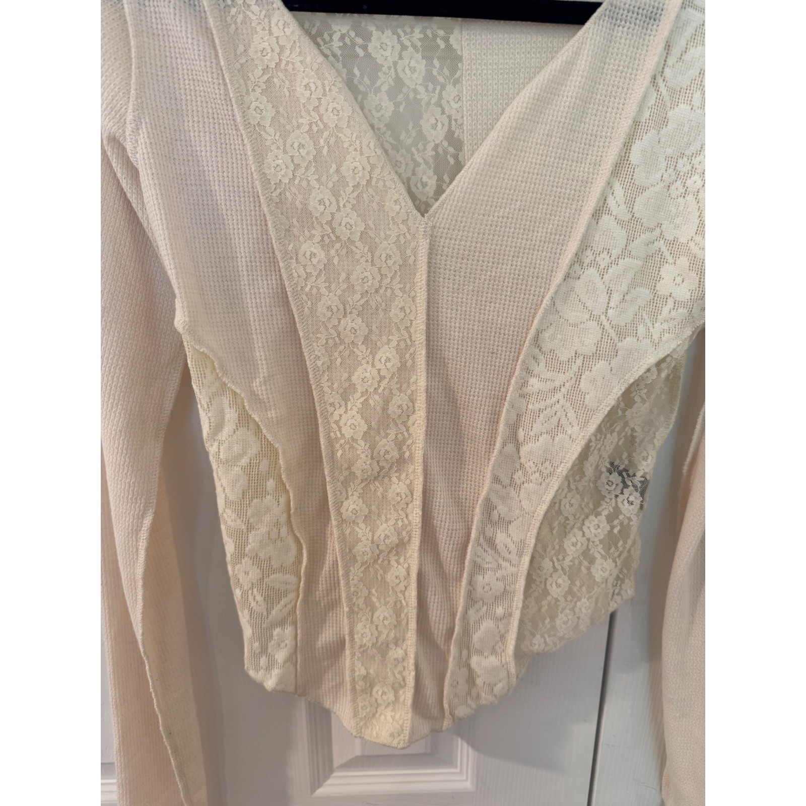 POL Cream Thermal Lace Panel V-Neck Long Sleeve Top whimsy Boho Coquette Medium