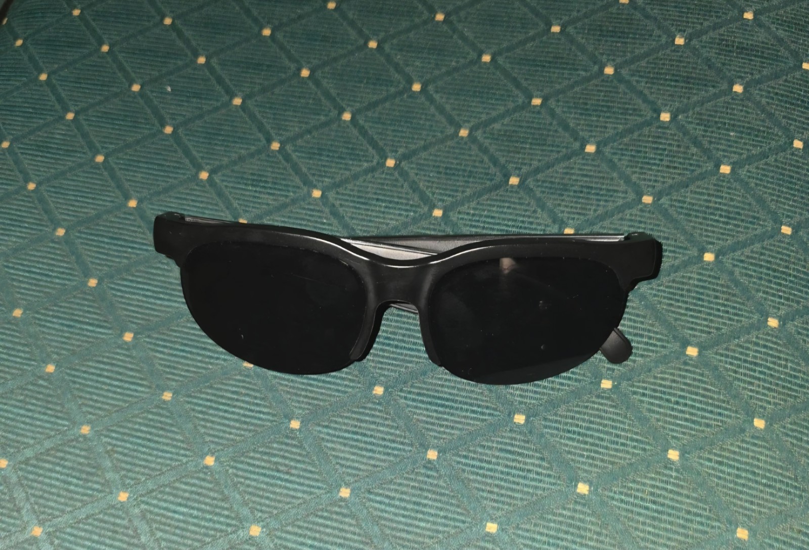 Men’s Wrap Sunglasses Black Frame Black Tinted Lenses With Bluetooth