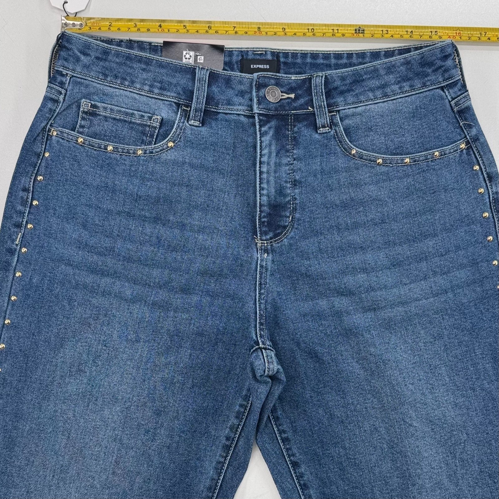 NEW Express Embellished Jeans WOMENS Blue Medium Wash Studs SIZE 6 INSEAM 30″
