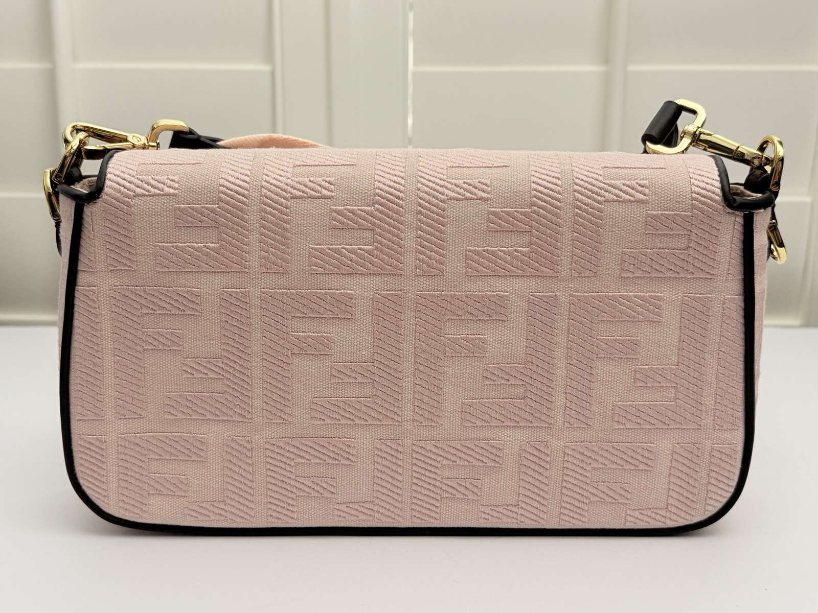 ⭐FENDI | Rosa Quarzo PINK | FF Logo | Shoulder/Handbag Baguette