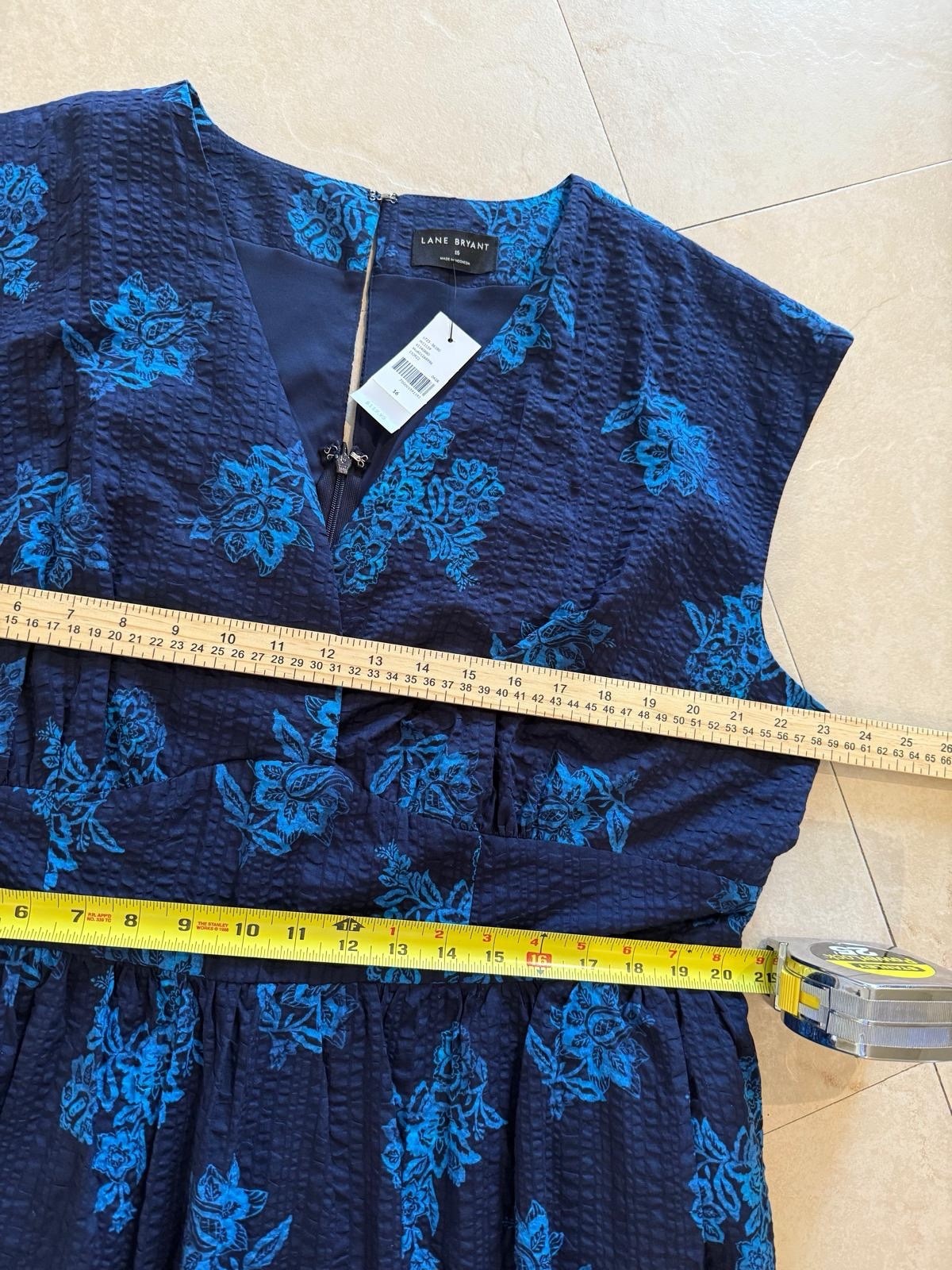 Lane Bryant NWT Navy Blue Floral Seersucker Midi Dress V-Neck Cotton Sz 16