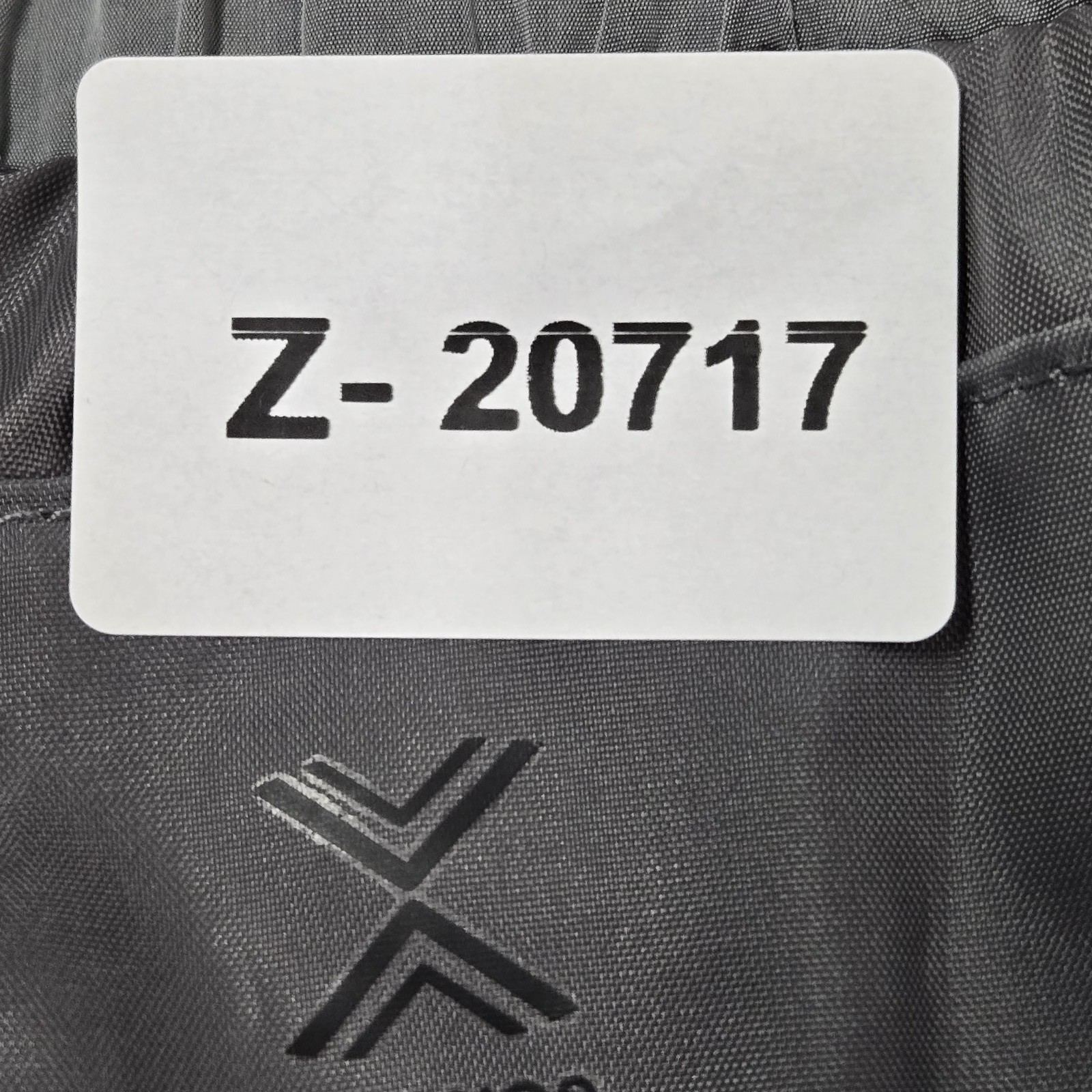 Xersion Men Pants L Gray Nylon Polyester Windbreaker Lifestyle Woven NWT