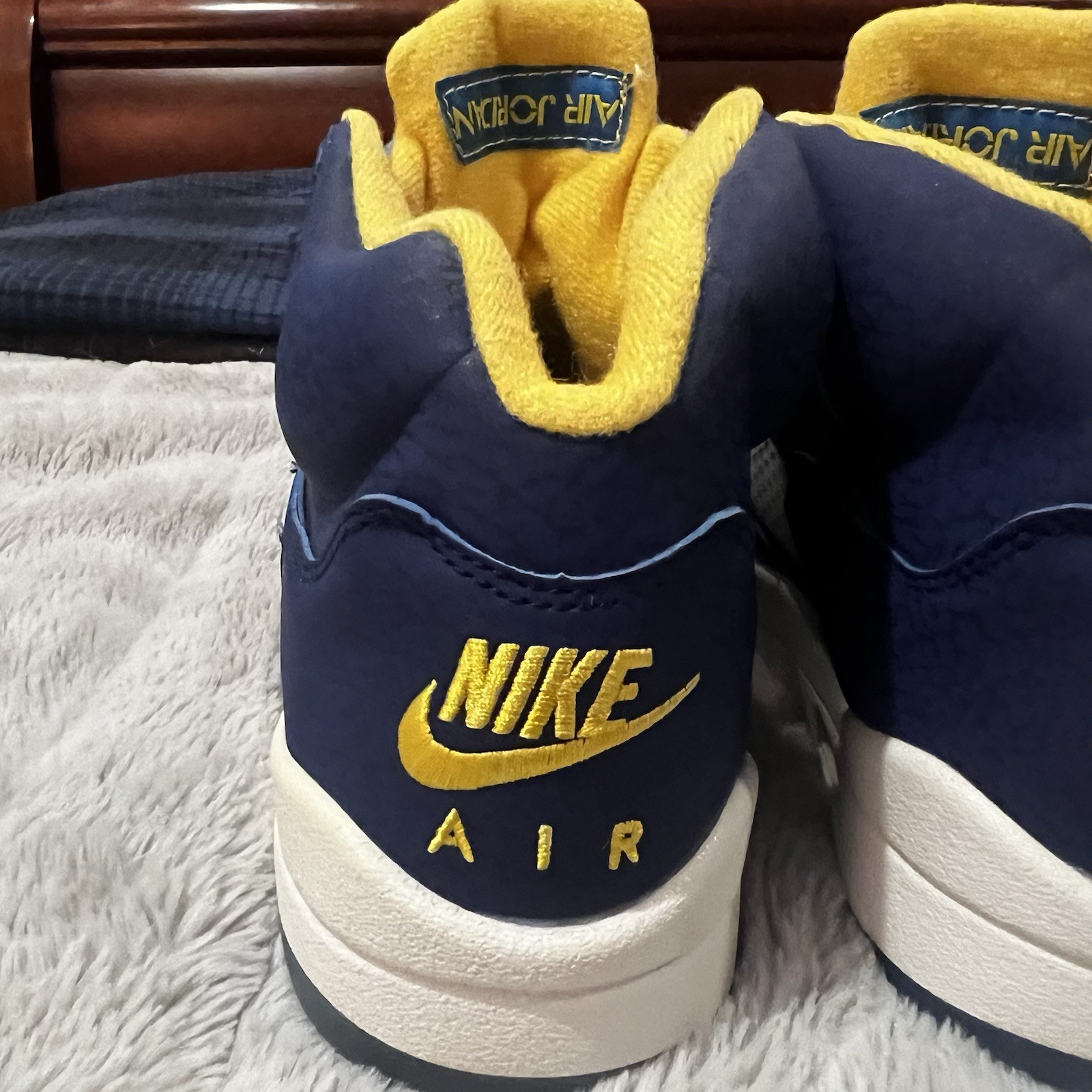 Air Jordan 5 Marquette MU PE Style Navy Yellow Nike Air Sz 7 Custom