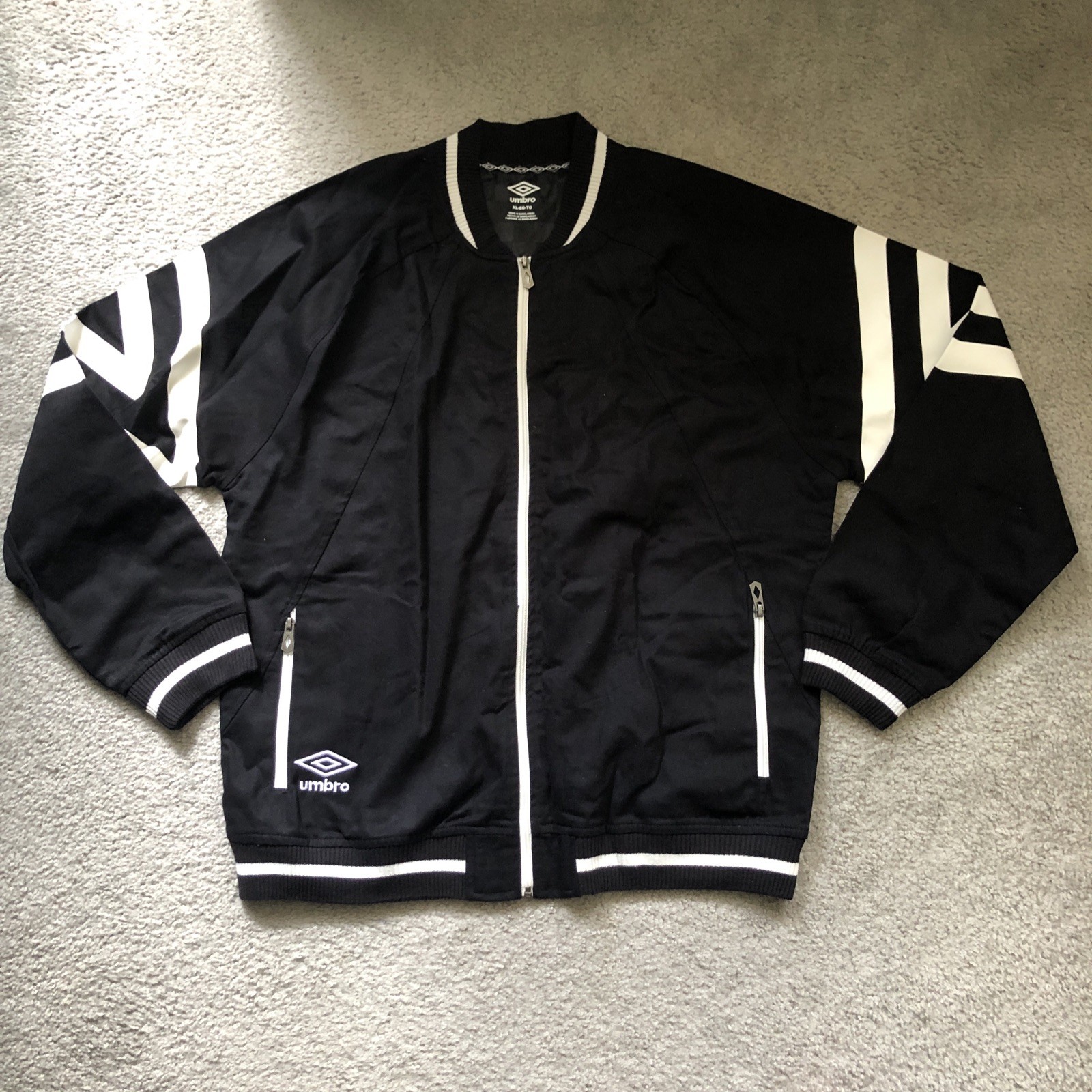Umbro Men’s Premier Full-Zip Warmup Jacket, NWT, MSRP $90! Men’s XL Black White