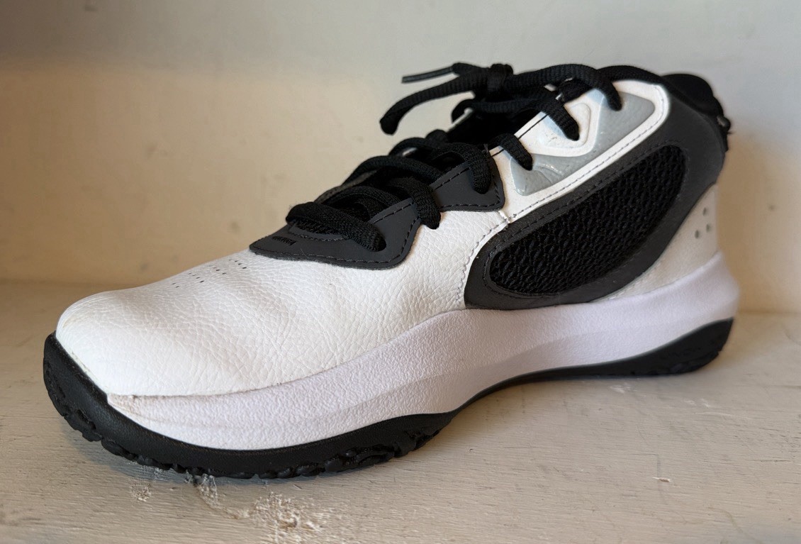 Under Armour Lockdown 7 GS Youth 5Y White Black Basketball Shoes 3025617-101
