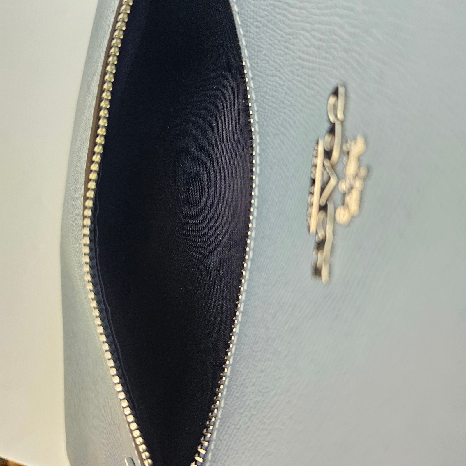 Coach Gallery Tote Blue Cross grain Leather Shoulder Bag Purse F79608