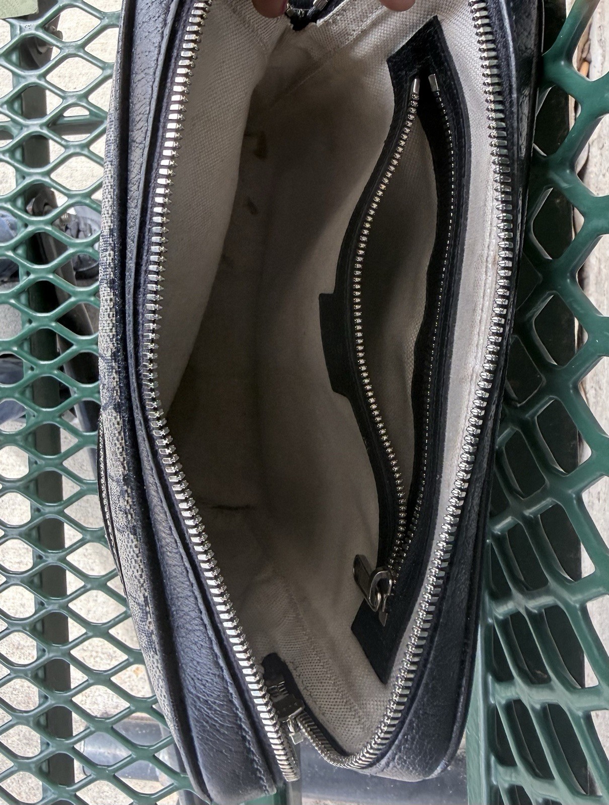 Guaranteed Authentic Gucci Ophidia Messenger Crossbody Bag w/box, dust bag, etc.