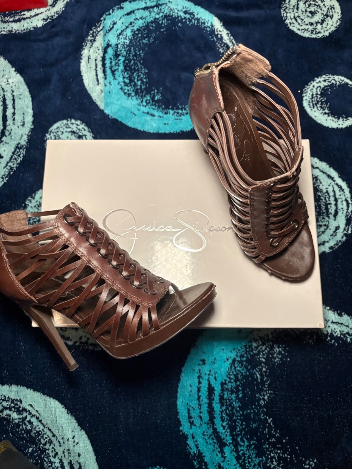 Mixture of Calvin Klein and Many more Heels and Pumps. All siize 6 to 6 1/2 .