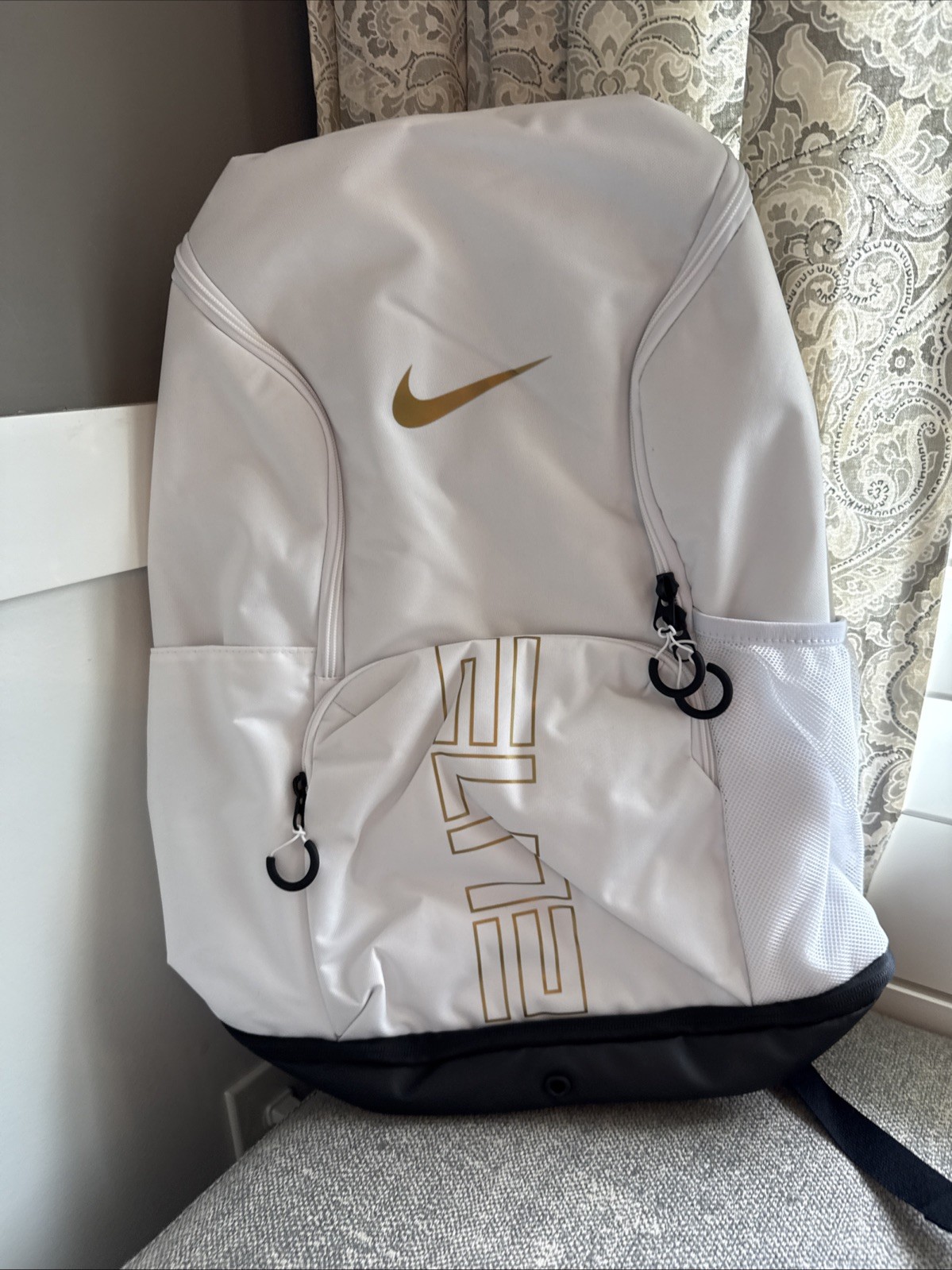 NIKE HM9965-100 Varsity Elite Backpack (32L) White Gold Black