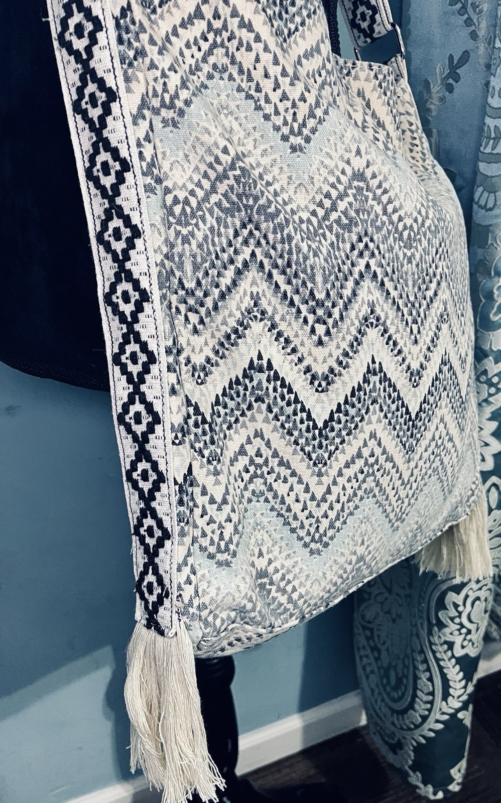 Steve Madden Canvas Shoulder Tote Bag Blue Gray Ivory Adjustable W Fringe Boho