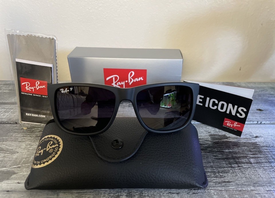 Ray-Ban Justin 4165 Sunglasses Matte Black Frame/Grey Gradient Polarized 54-16