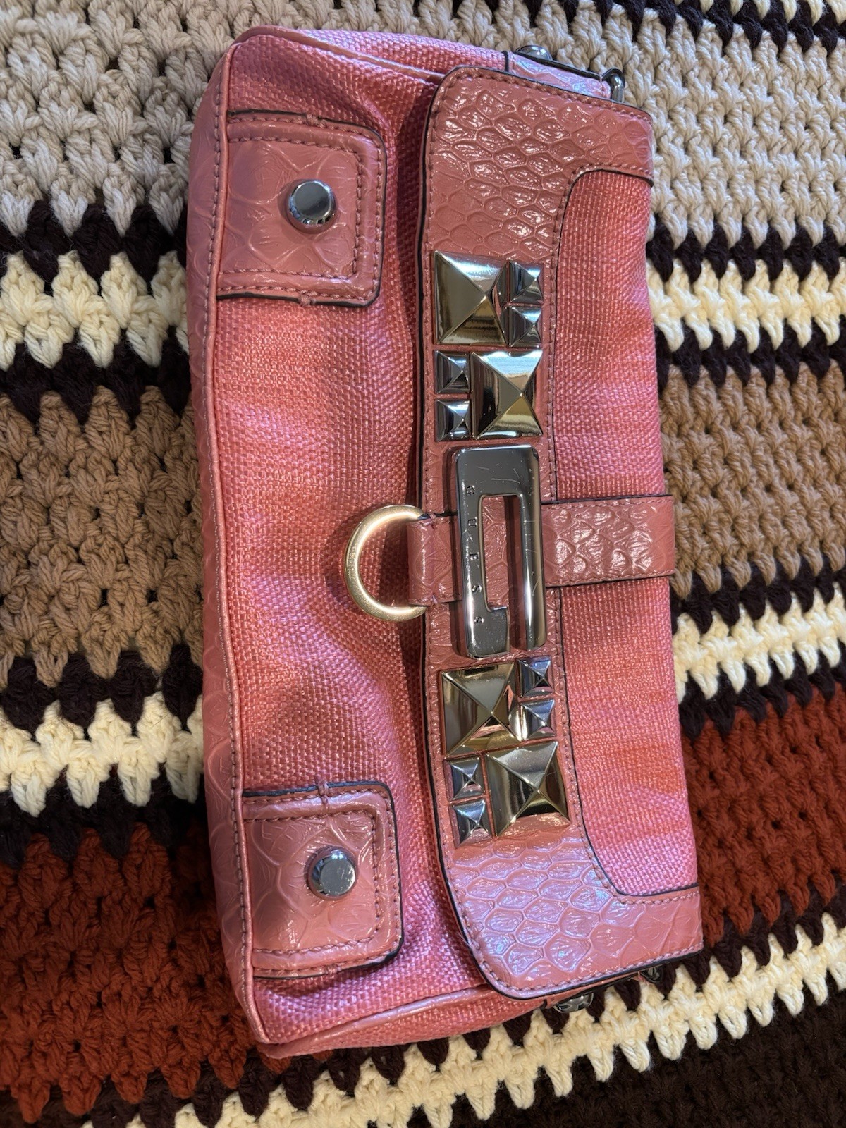 GUESS Pink Studded Logo Shoulder Bag Chain Strap Zip Closure Lined Inner Pockets