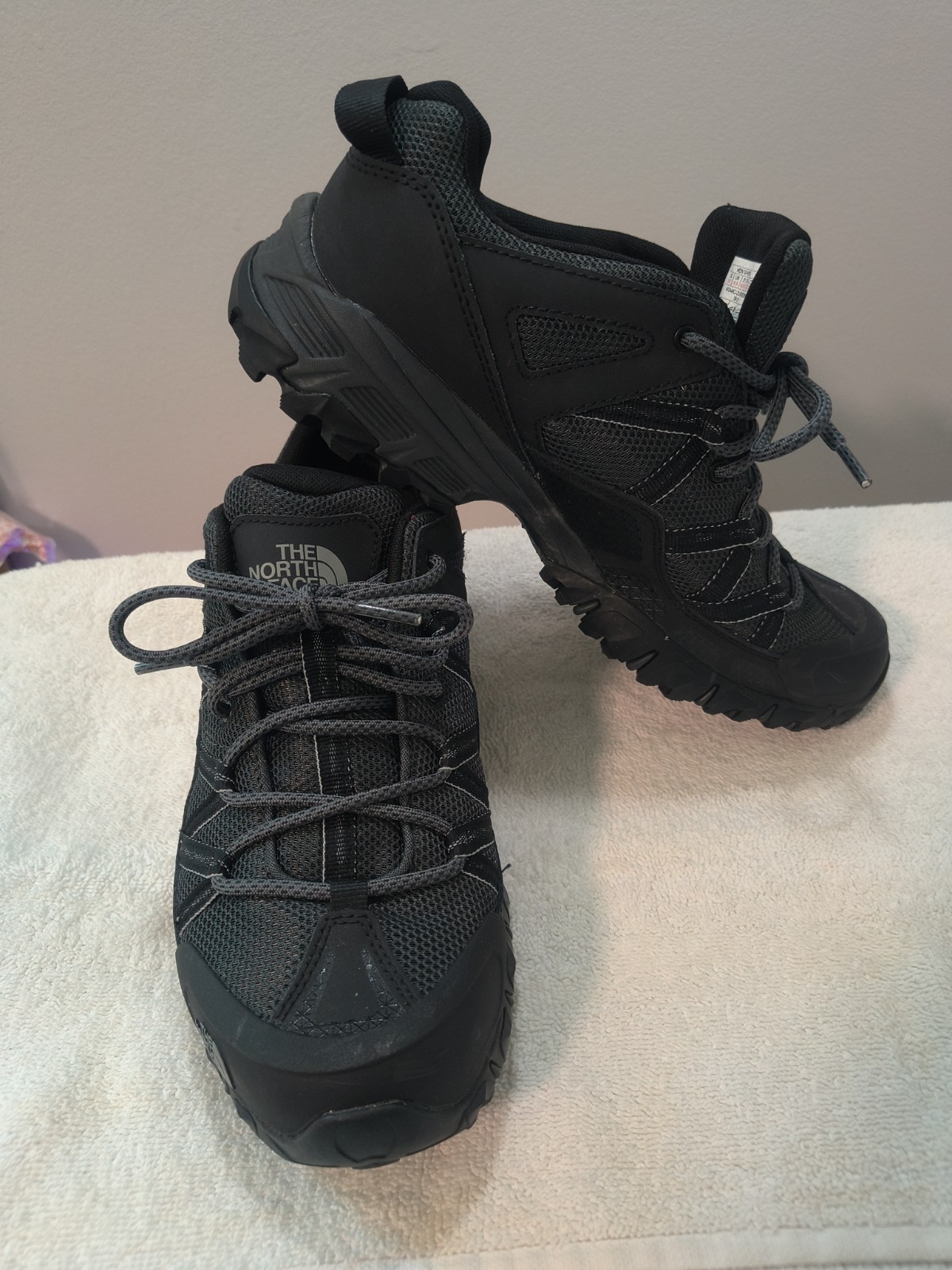 The North Face Ultra 111 Mens SIZE 9.5 Trail Hiking Shoes Dark Shadow Gray/Black