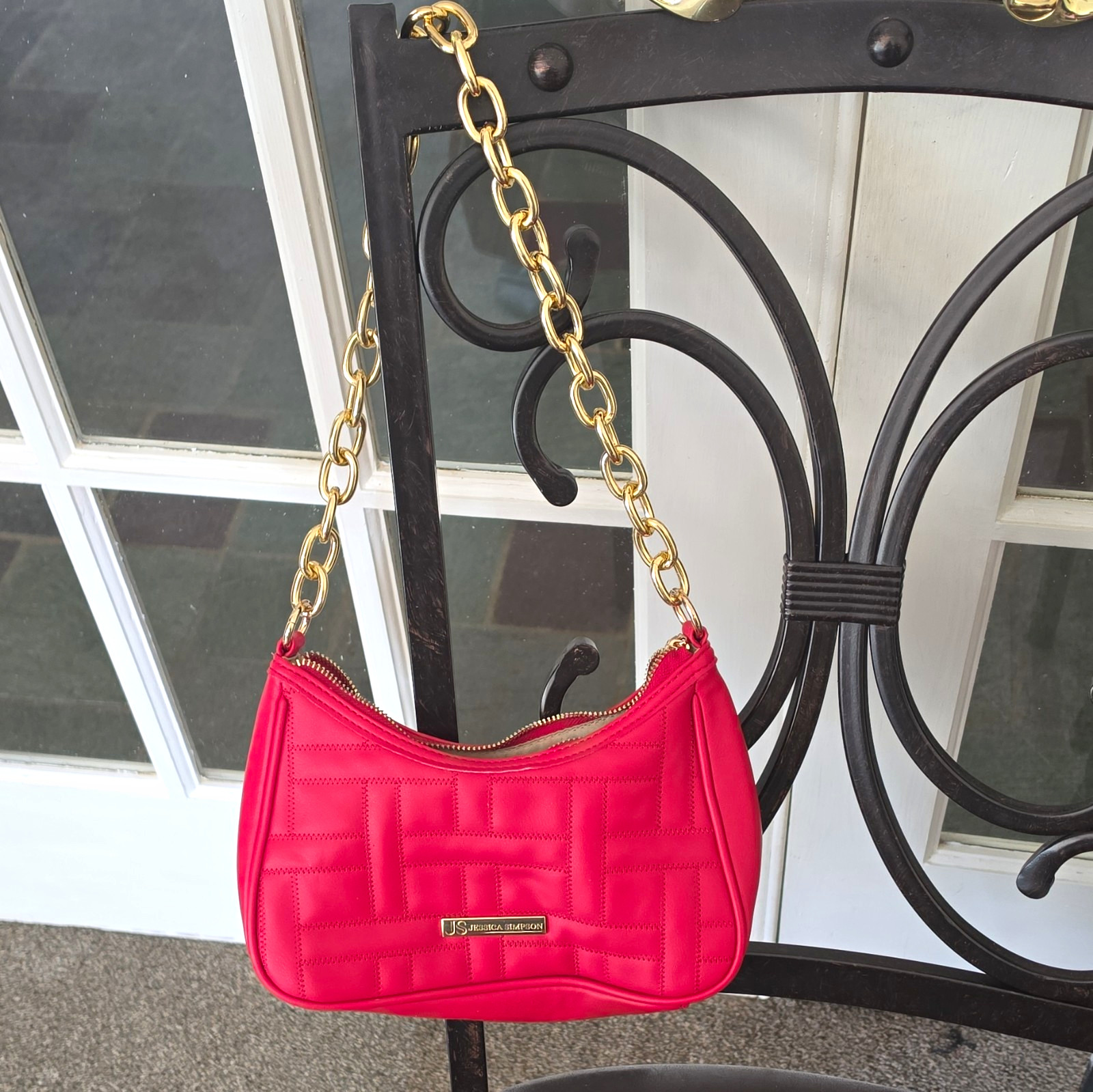 Jessica Simpson Women’s Red Quilted Shoulder Bag Zip Gold Chain Strap Lined