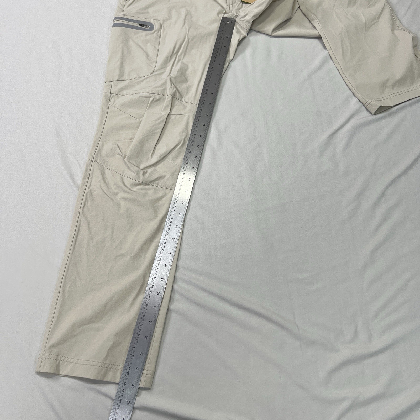 Ultimate Terrain Cargo Pants Womens 8 Beige Stretch Outdoor Water Resistant NWT