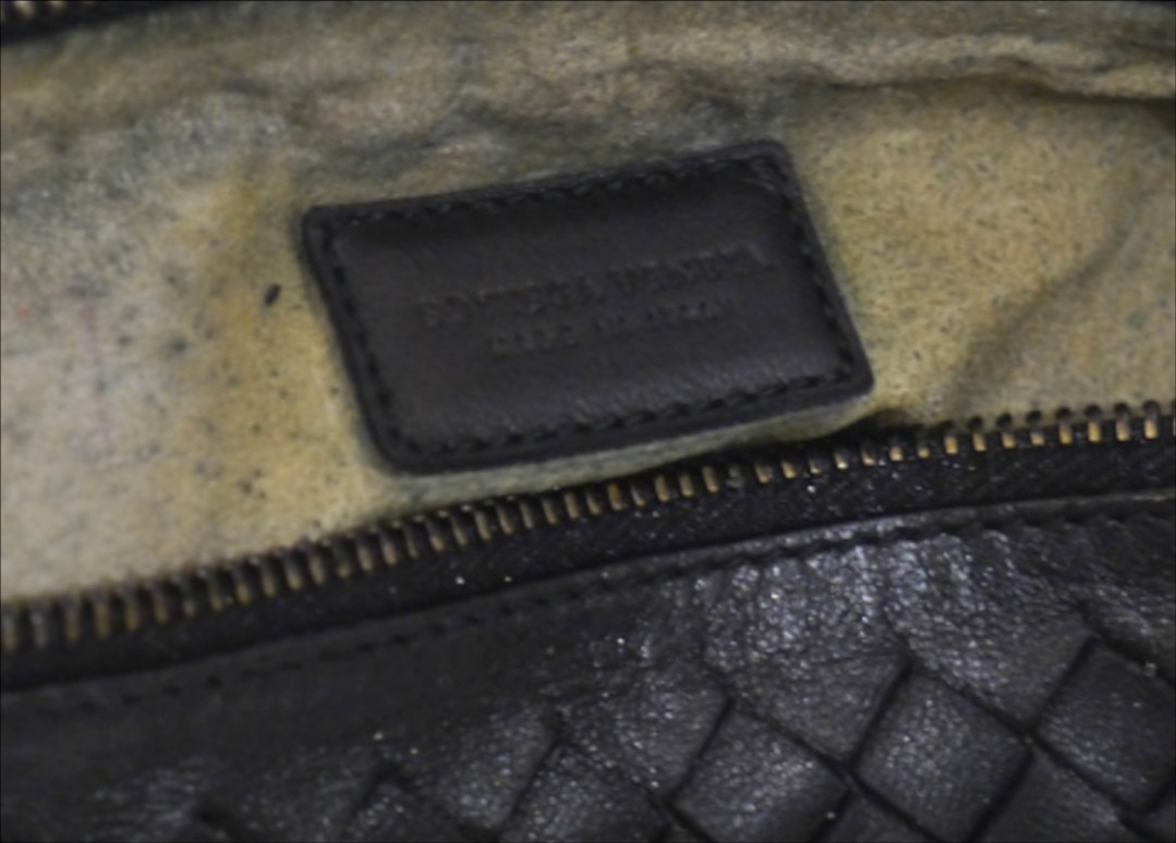 [Authentic] BOTTEGA VENETA Intrecciato Leather Crossbody Mini Shoulder Bag Pouch