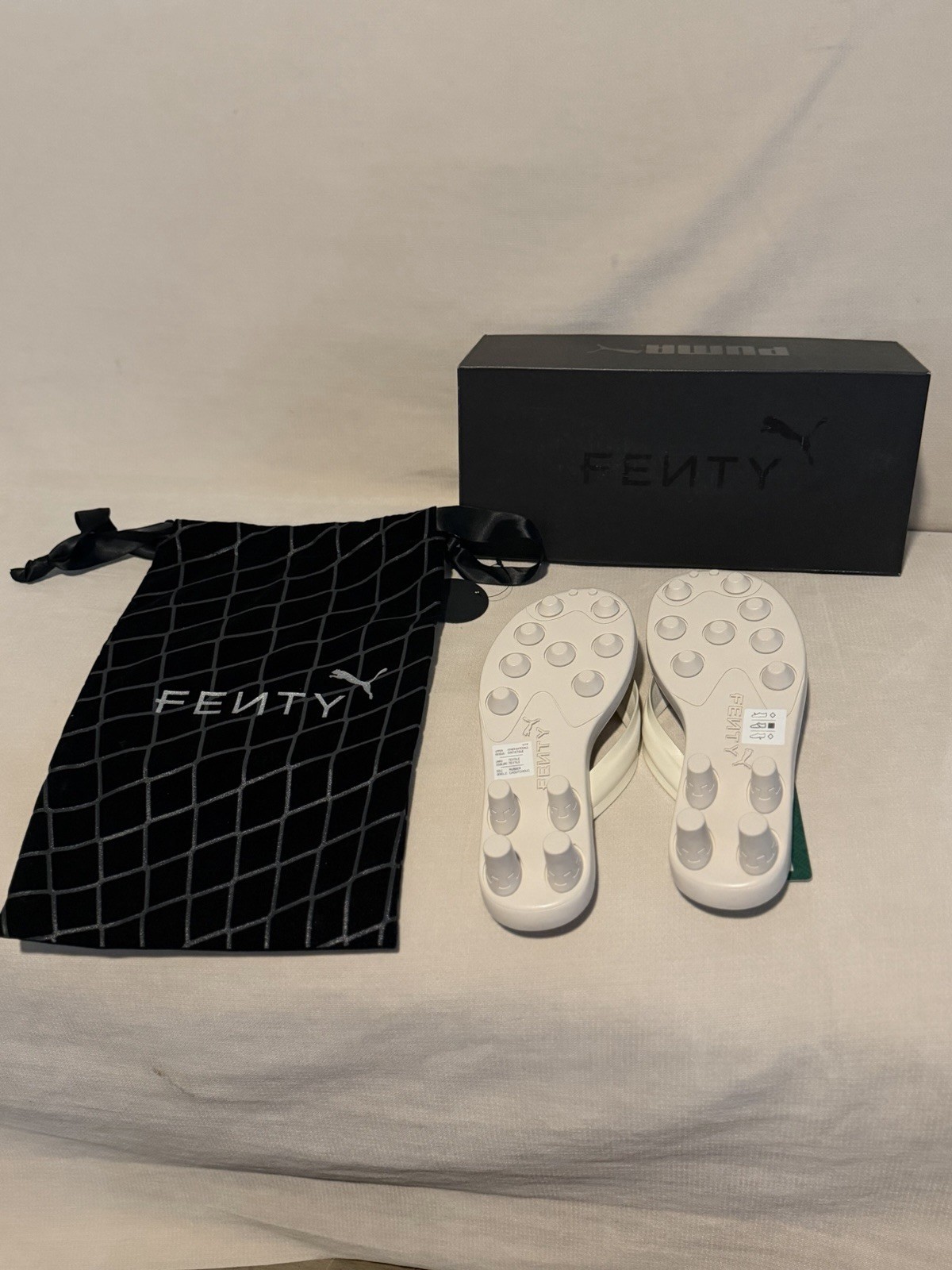 Fenty × Puma WMNS Cat Cleat Alpine Snow PUMA Gold 404770-01 Women’s Size 5.5