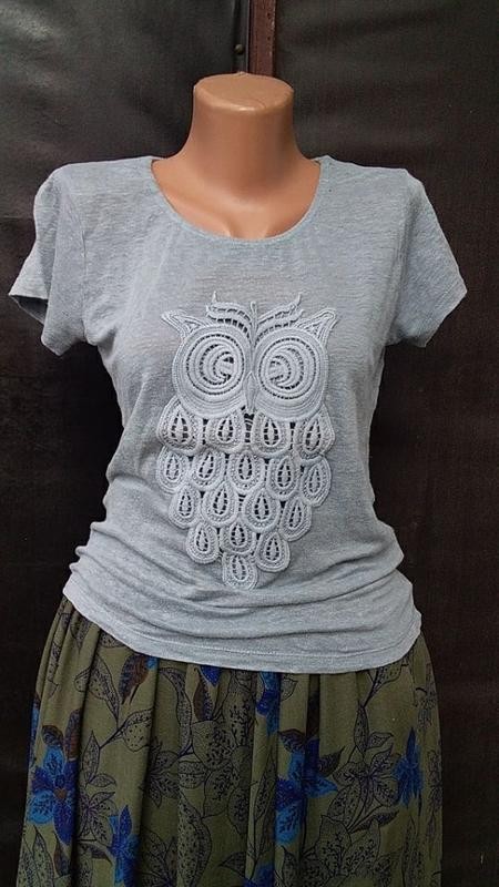 Maddison Gray Owl Applique Pattern T-shirt Size S