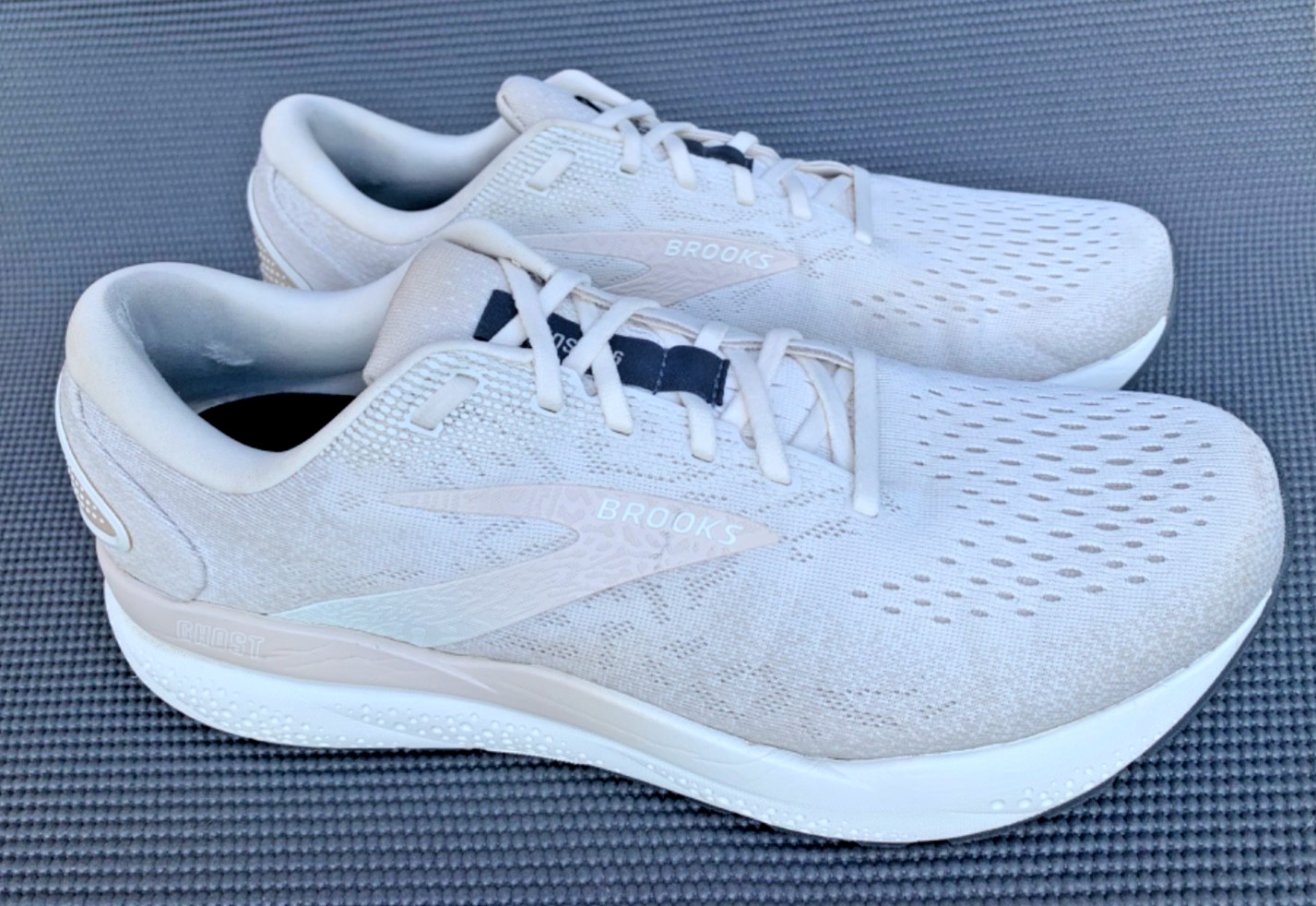 Men’s Size 12 – Brooks Ghost 16 Coconut Forged Iron Running Walking Shoe