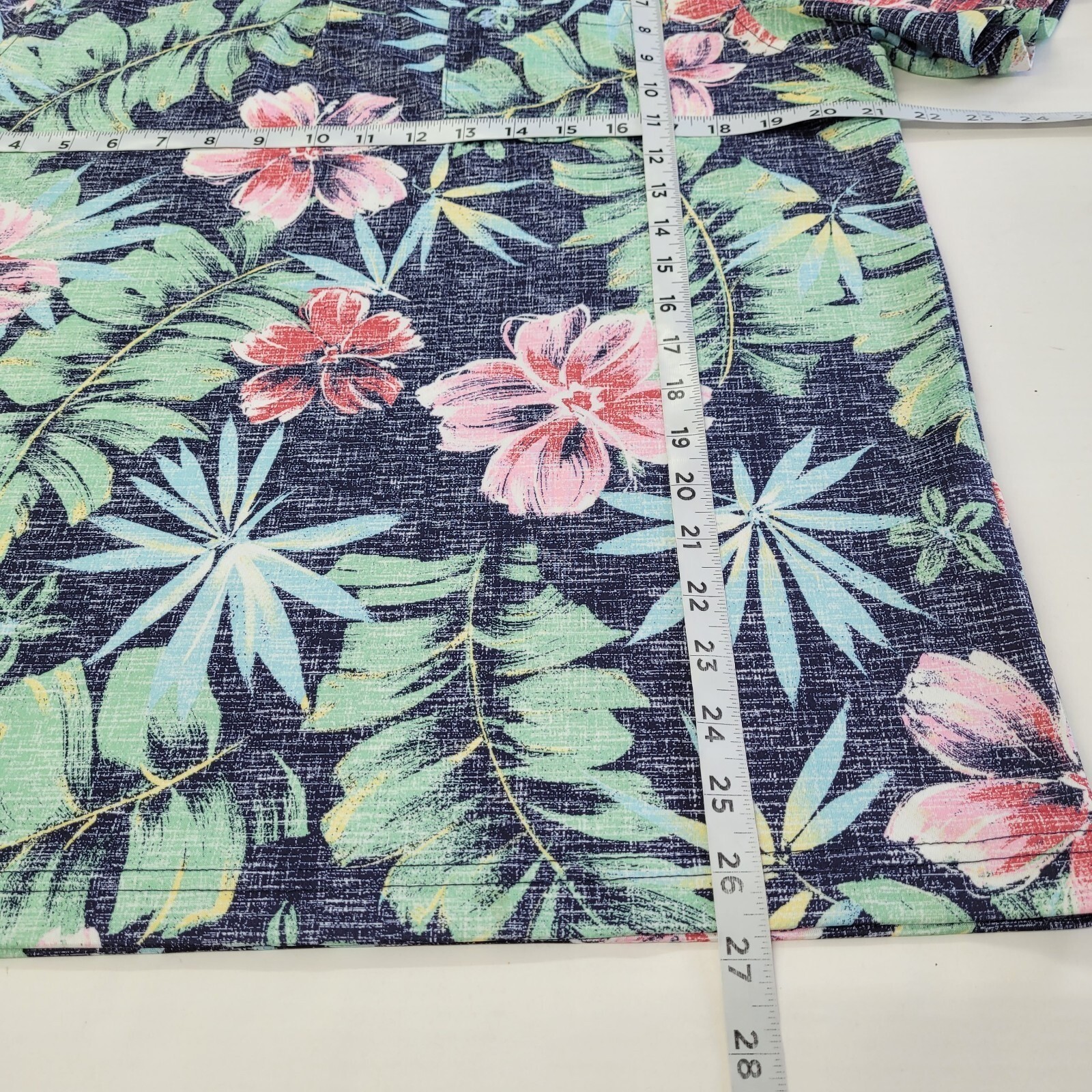 IZOD Saltwater Relaxed Classics Shirt M Tropical Floral Print Short Sleeve Polo