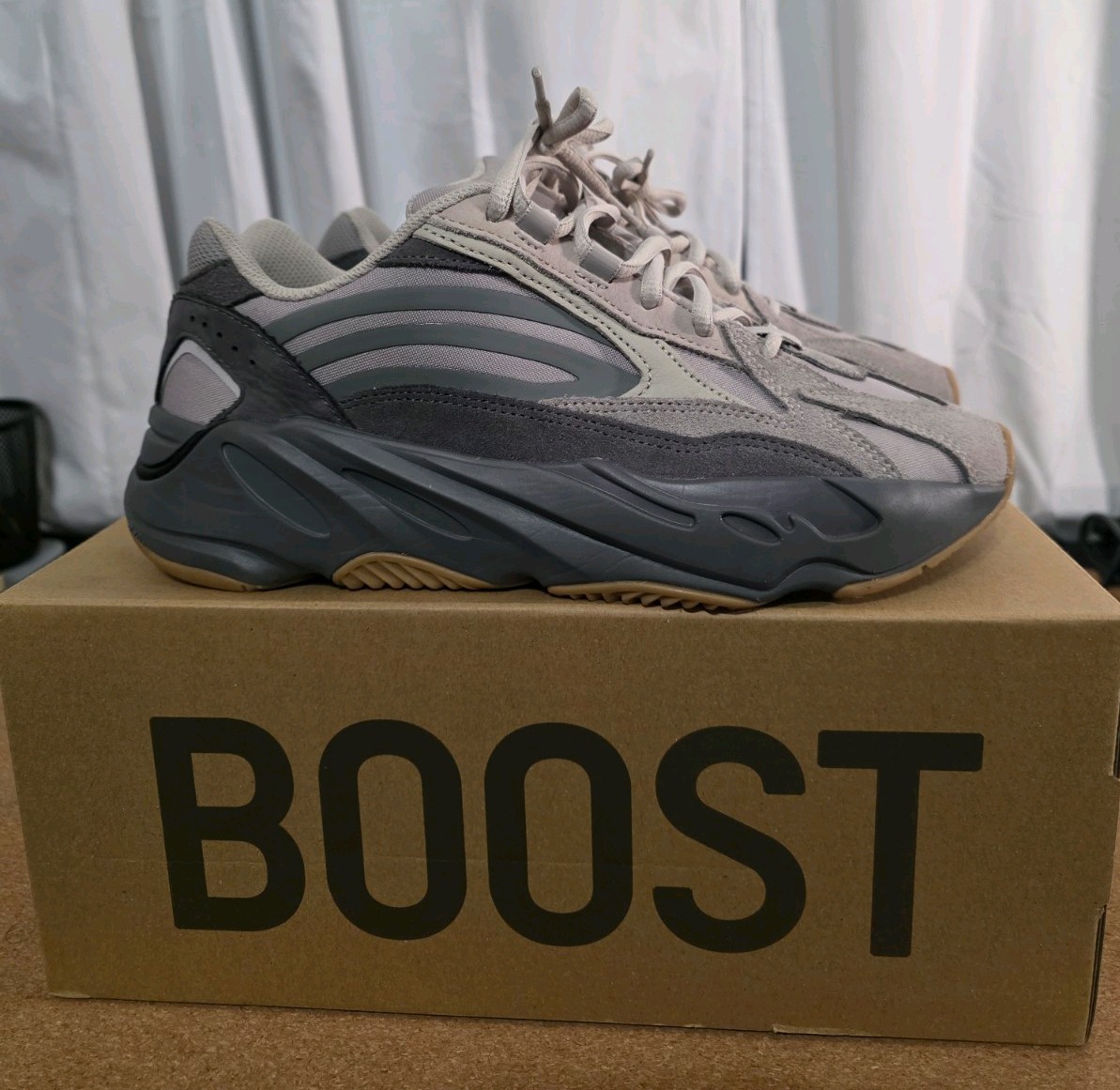 Adidas Yeezy Boost 700 V2 7.5 Tephra Gray Suede Low Top Sneakers FU7914