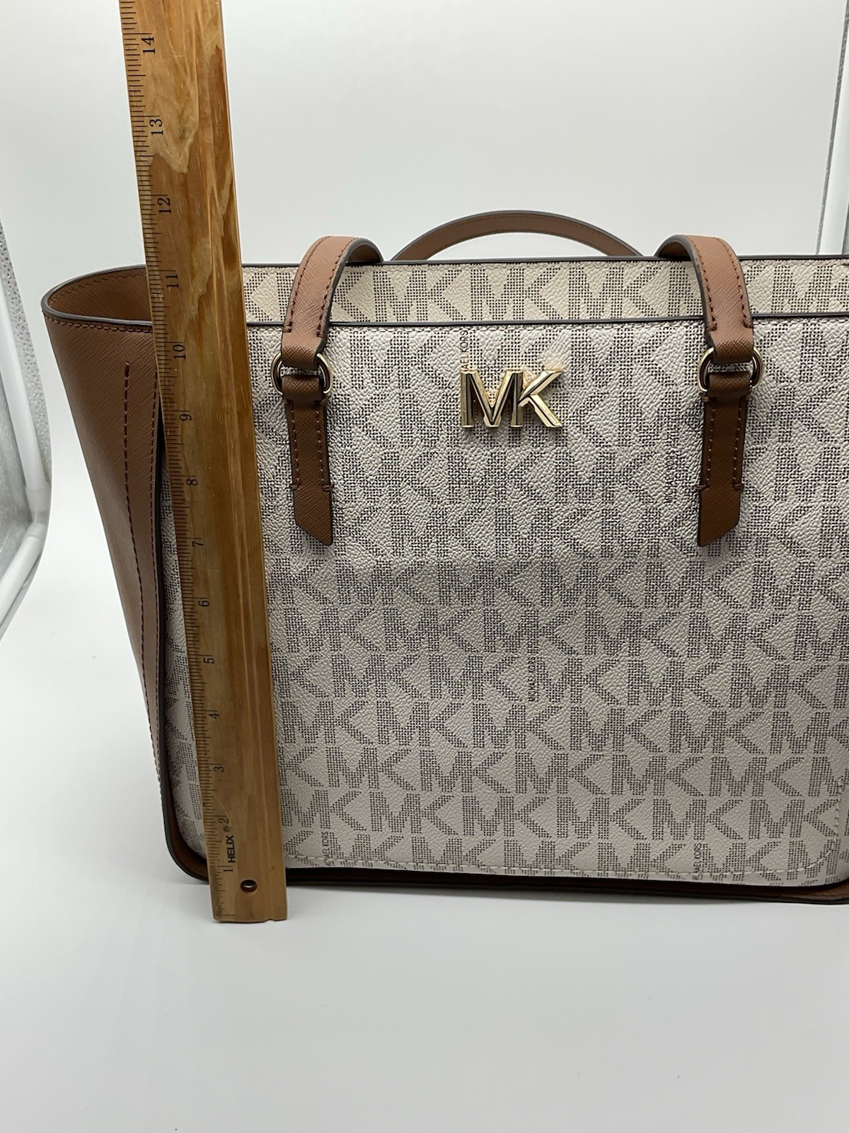 Michael Kors Sylvia Medium Tote Handbag Purse Vanilla/Lugg