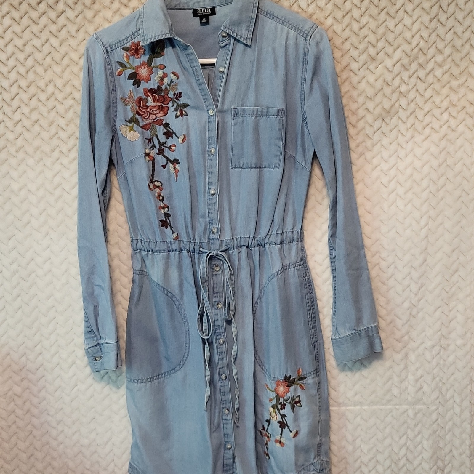 a.n.a Women’s Blue Denim Shirt Dress XS Floral Embroidered Button Front Pockets