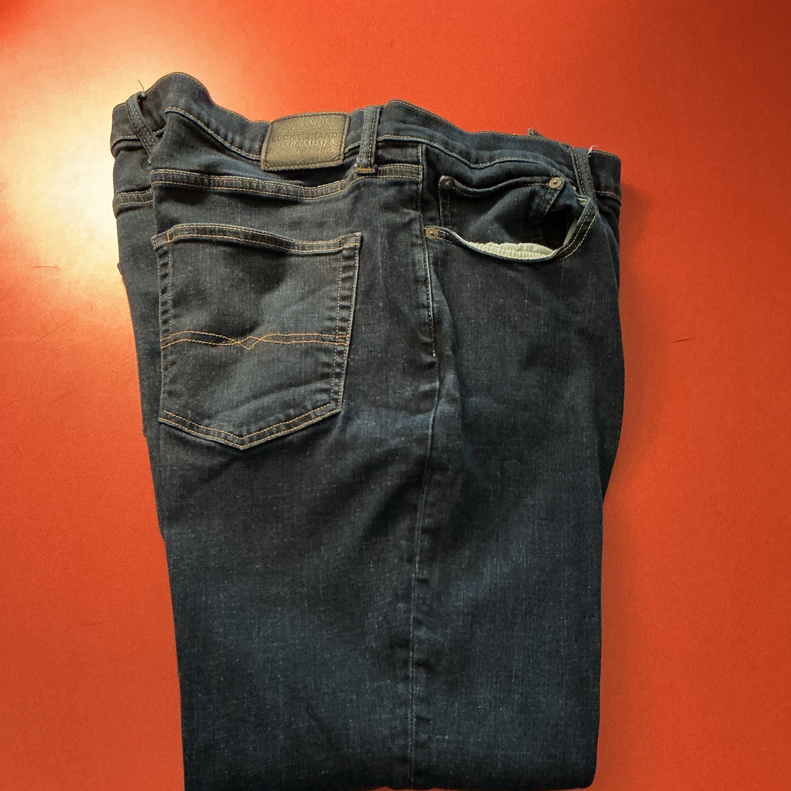 Lucky Brand Men’s Blue Denim Straight Jeans Regular Fit Mid Rise Dark Wash