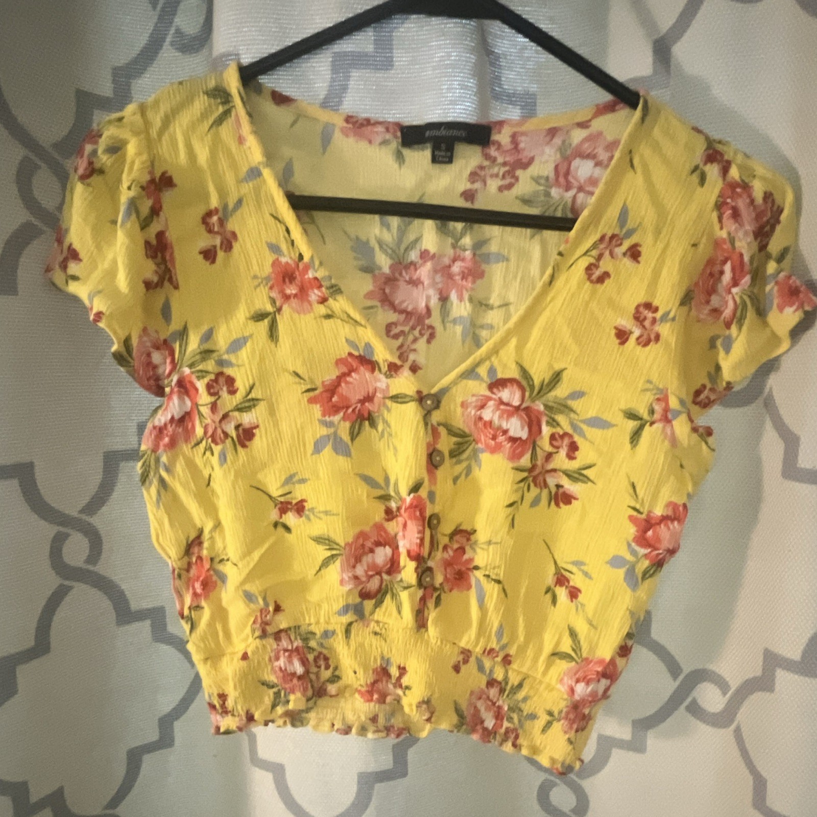 Ambiance Yellow Floral V-Neck Short Sleeve Cropped Button Blouse Size S