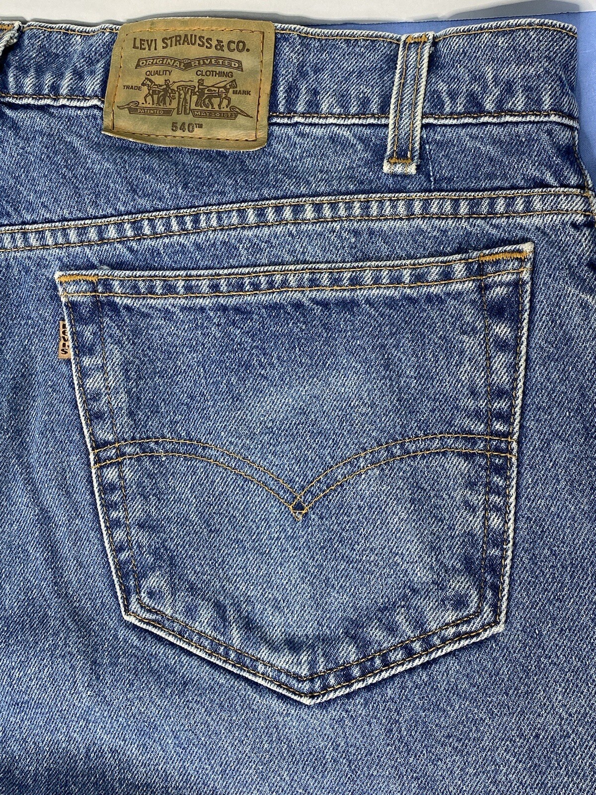 Levi’s 540 Jeans / Relaxed Fit / Vintage 90’s / Size 40×30