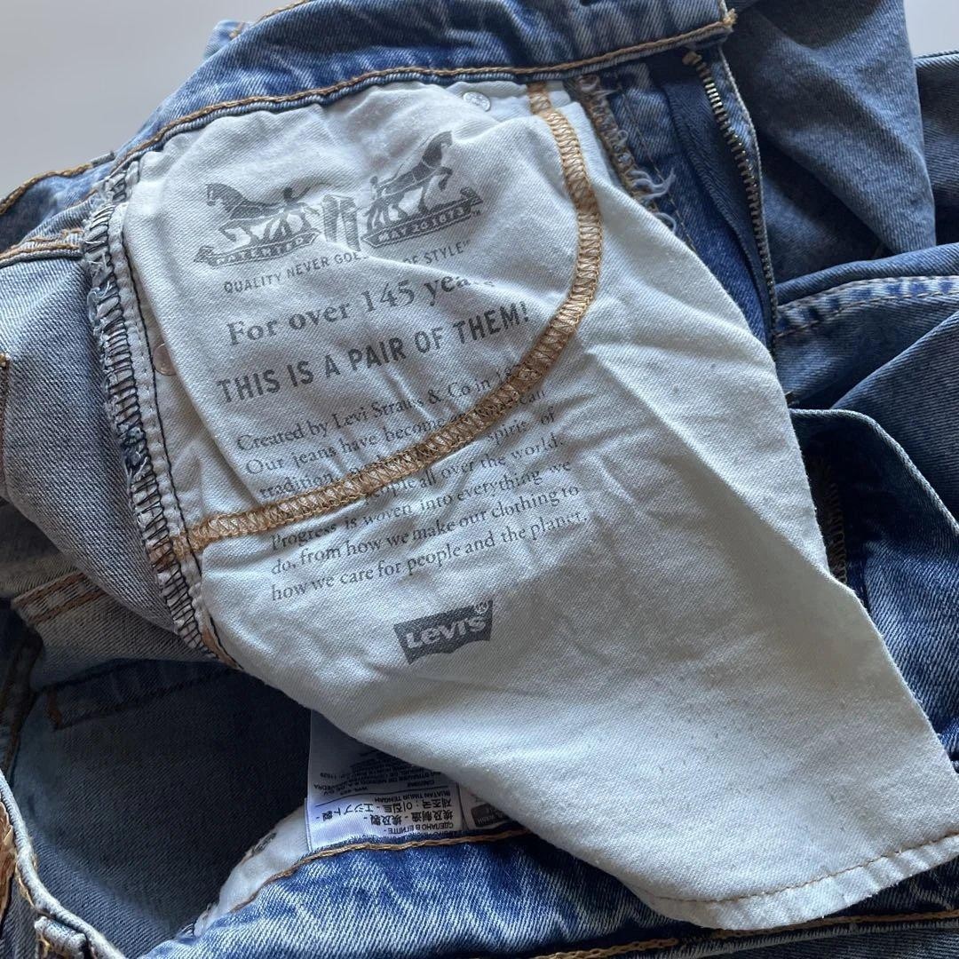 LEVI’S denim