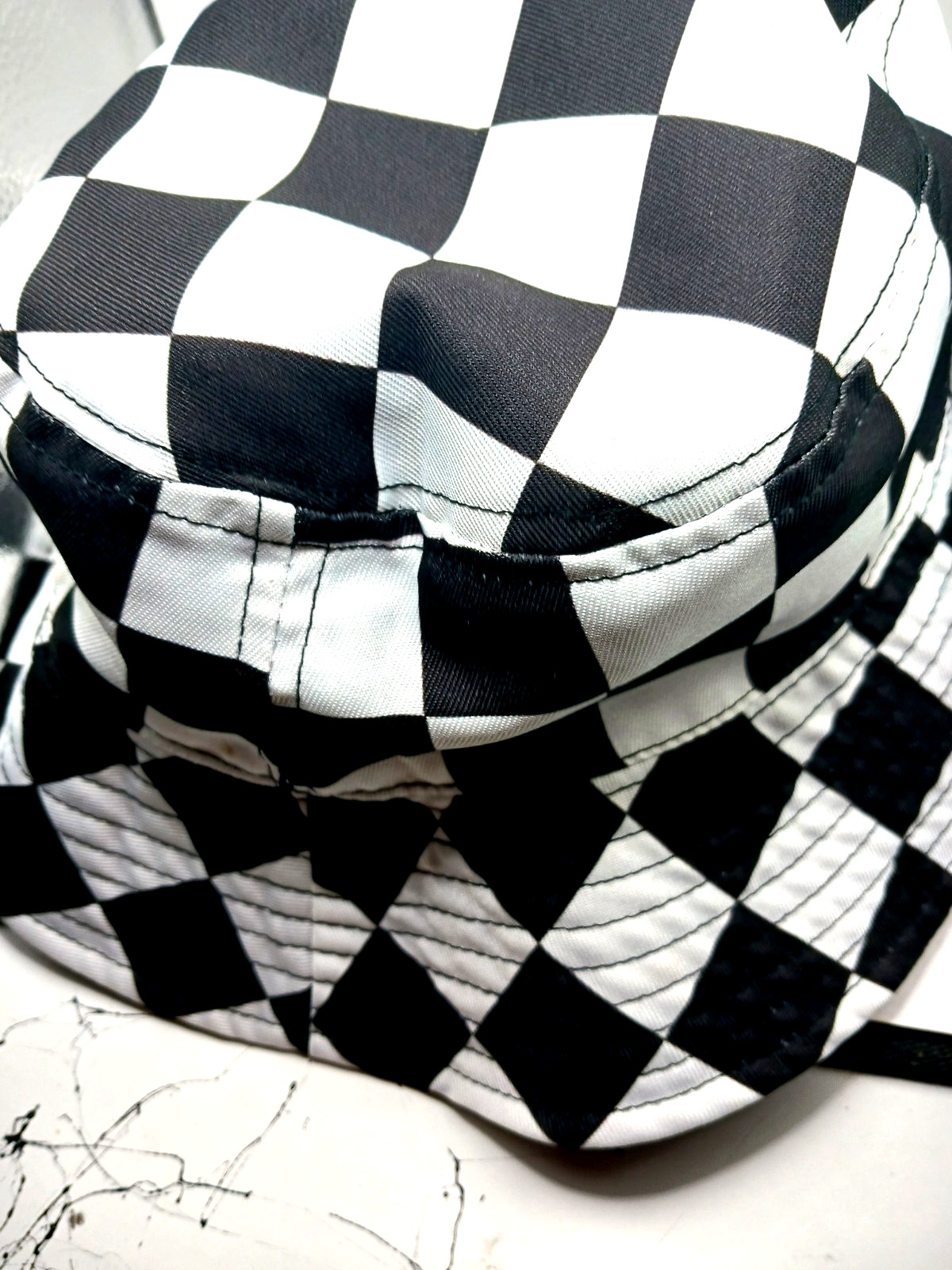 Skater Bucket Hat Checkered Reversible + 2 Silicone-Rubber Checkered Bracelets